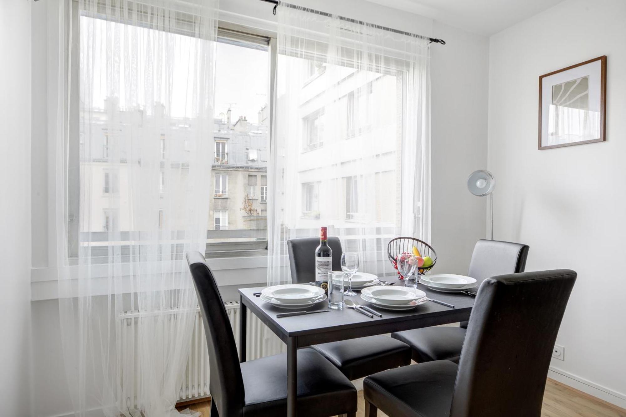 Apartment Lea Beautiful Parisian Paris