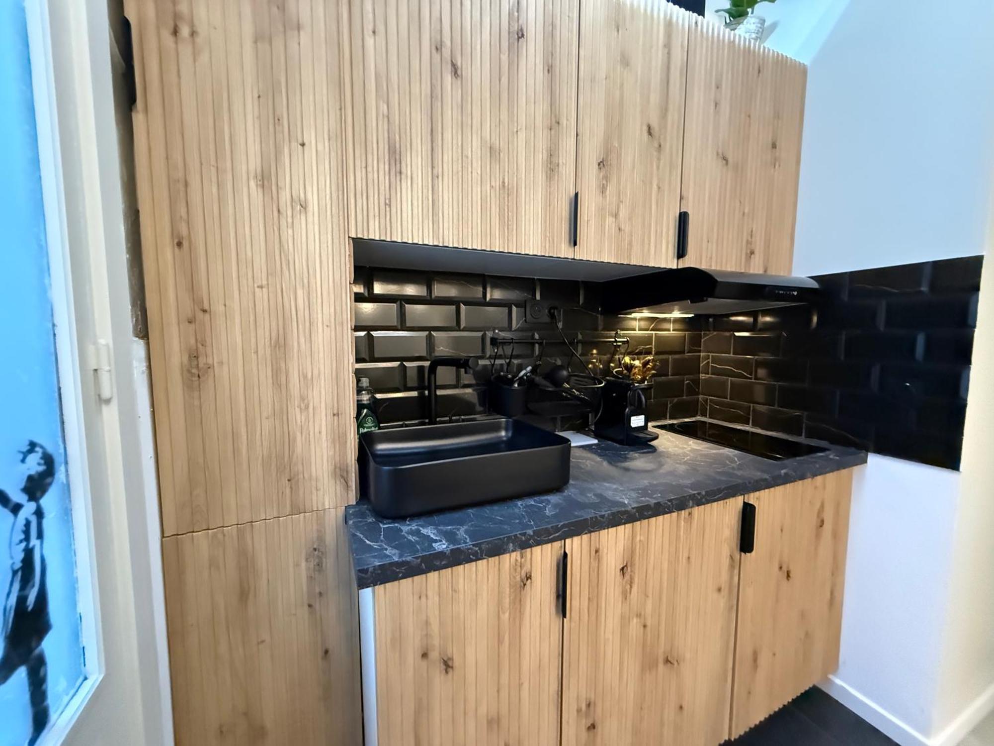 Charming Getaway In Le Marais - Oberkampf Working & Living Apartment Paris