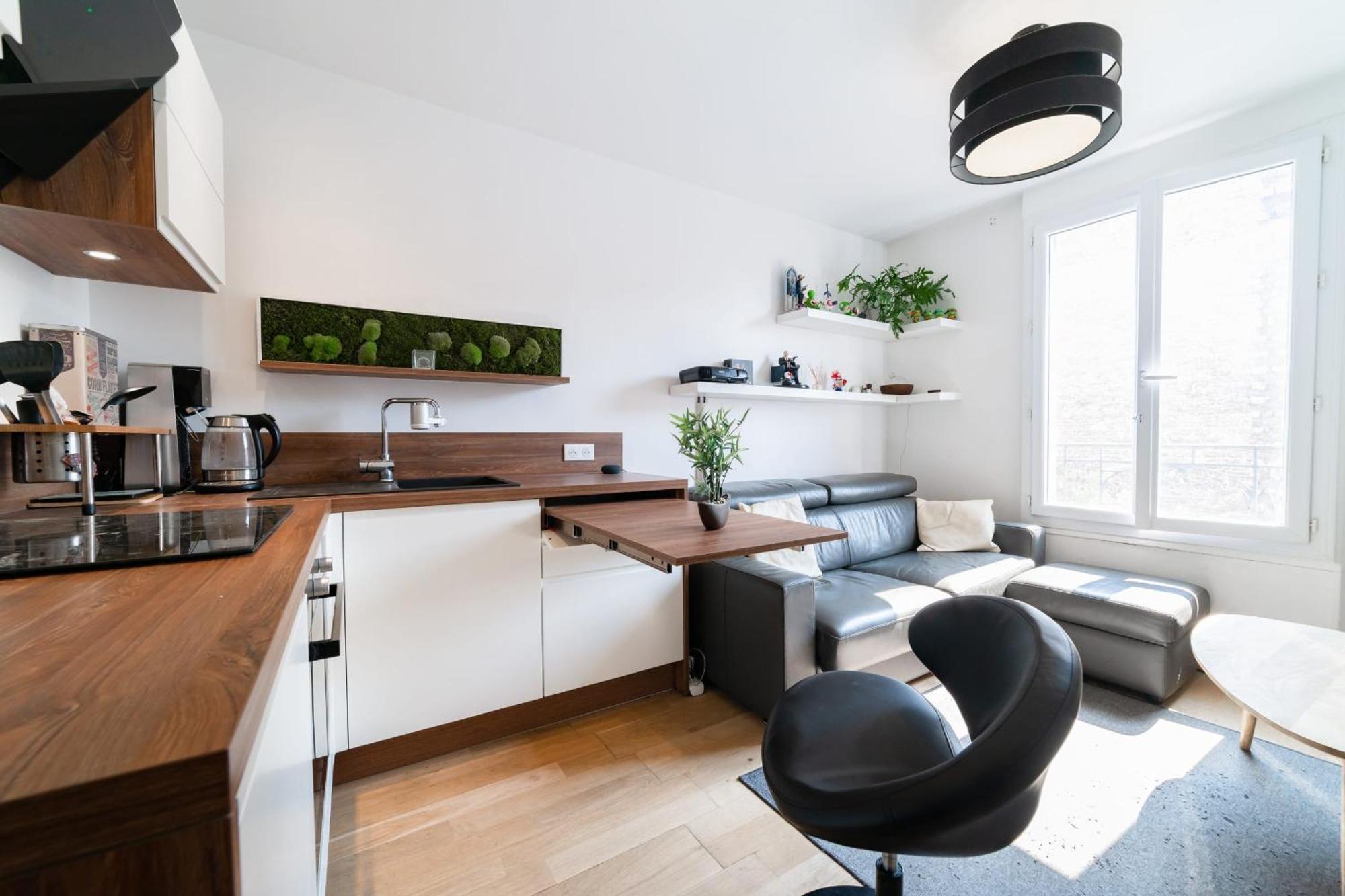 Superb Bright Apartment