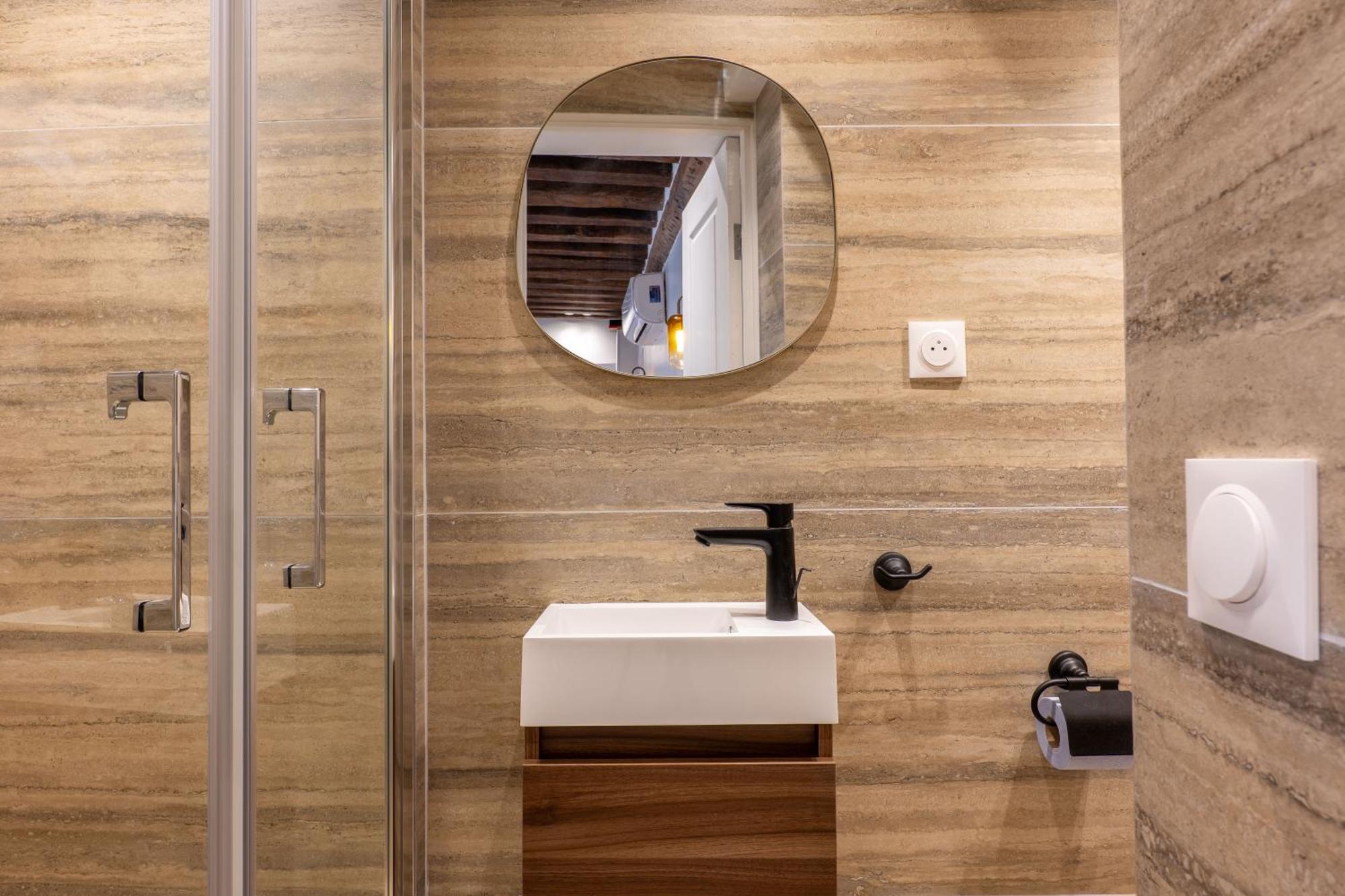 Holidaysinparis - Bourg Tibourg Apartment *