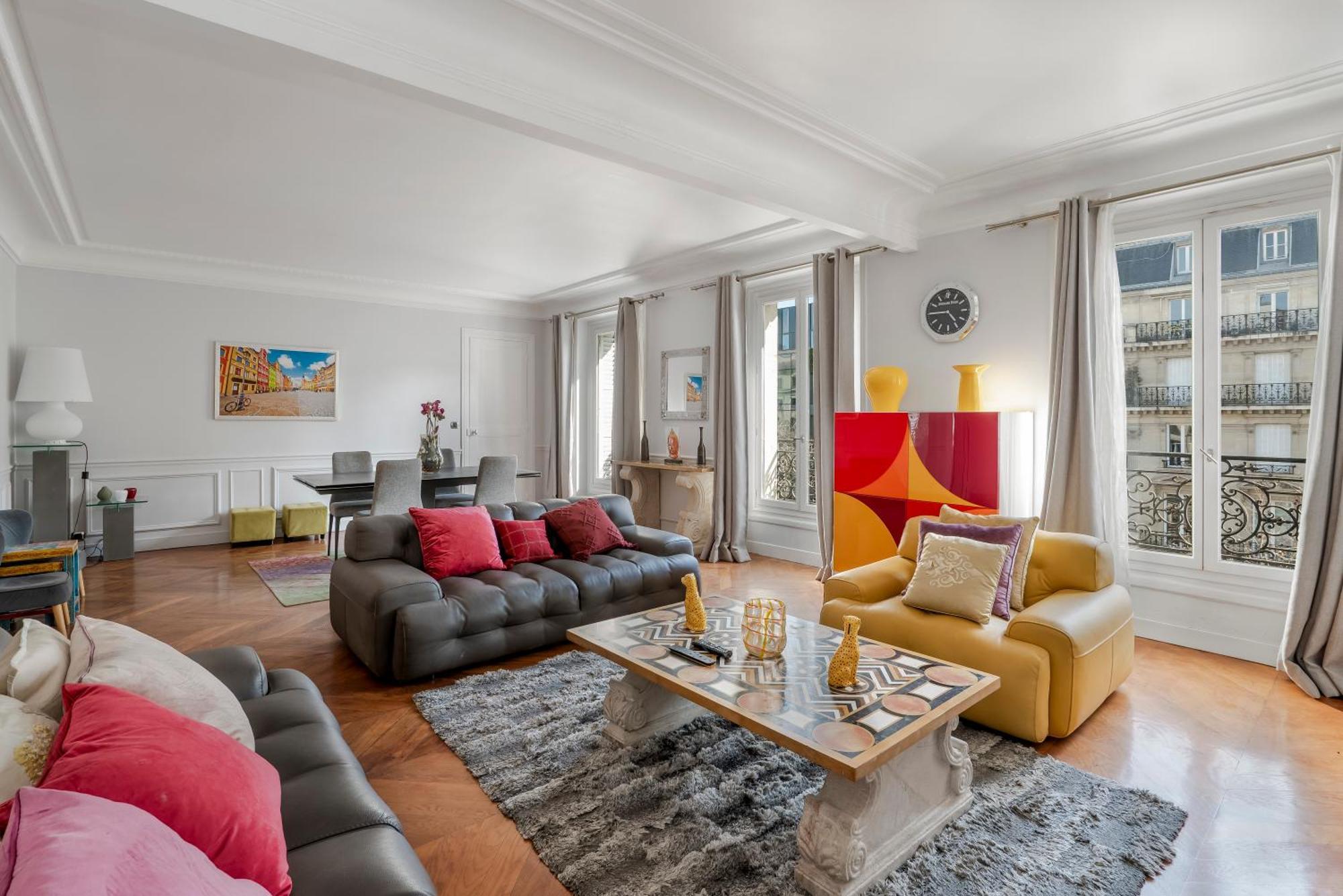4 Bedroom Avenue Kleber Apartment