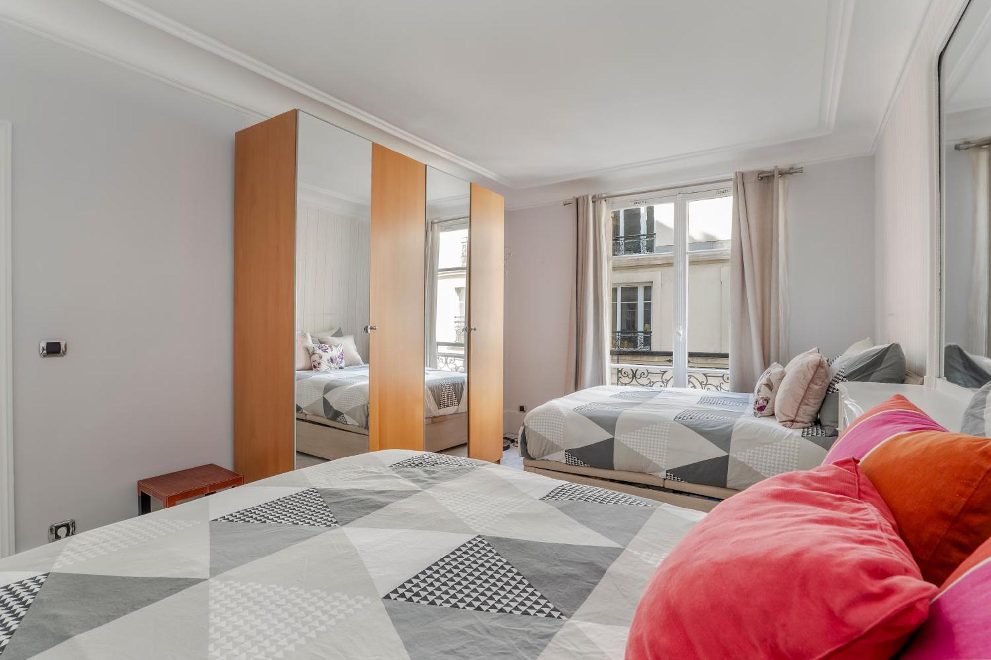 4 Bedroom Avenue Kleber