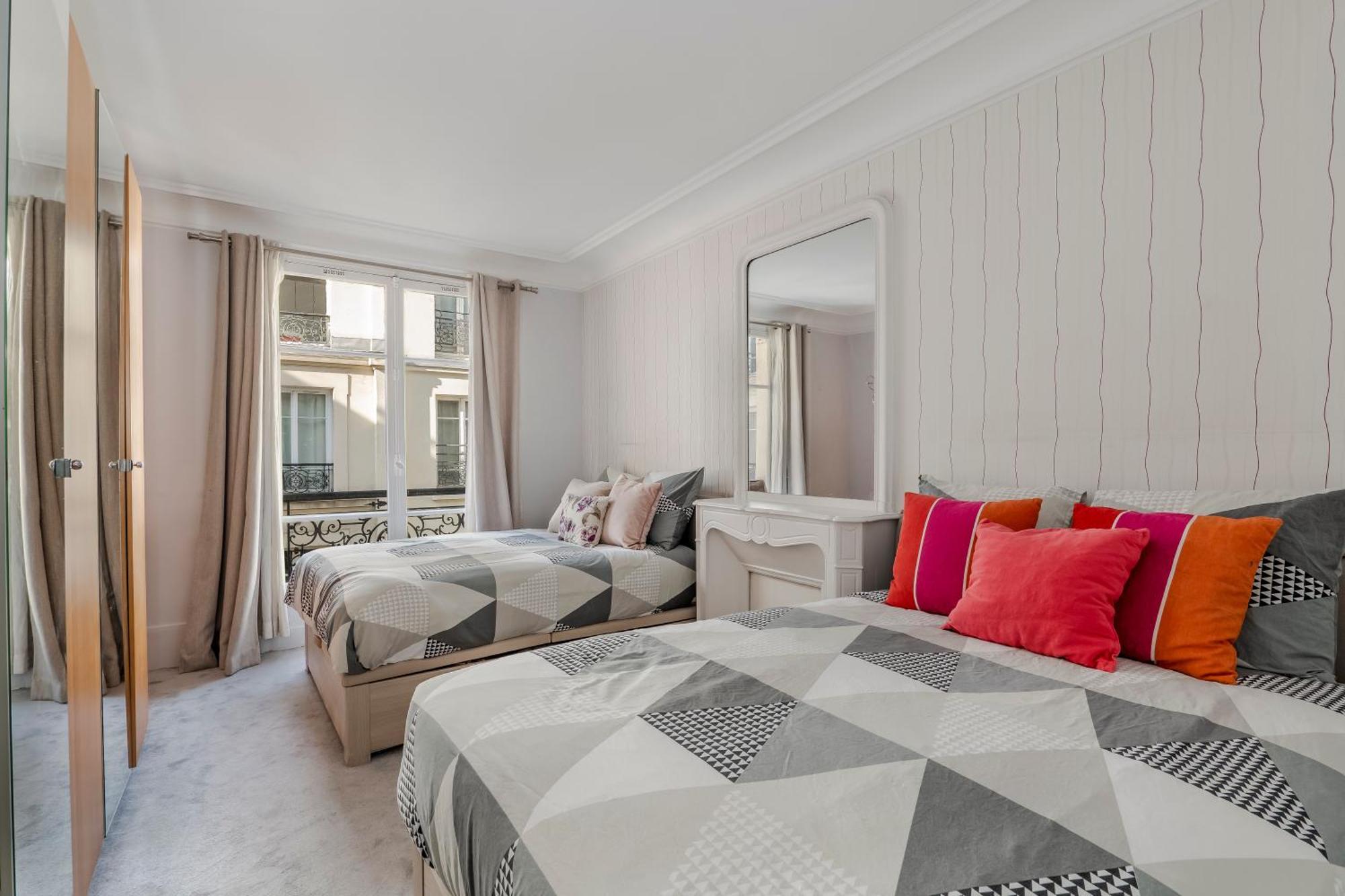 4 Bedroom Avenue Kleber *