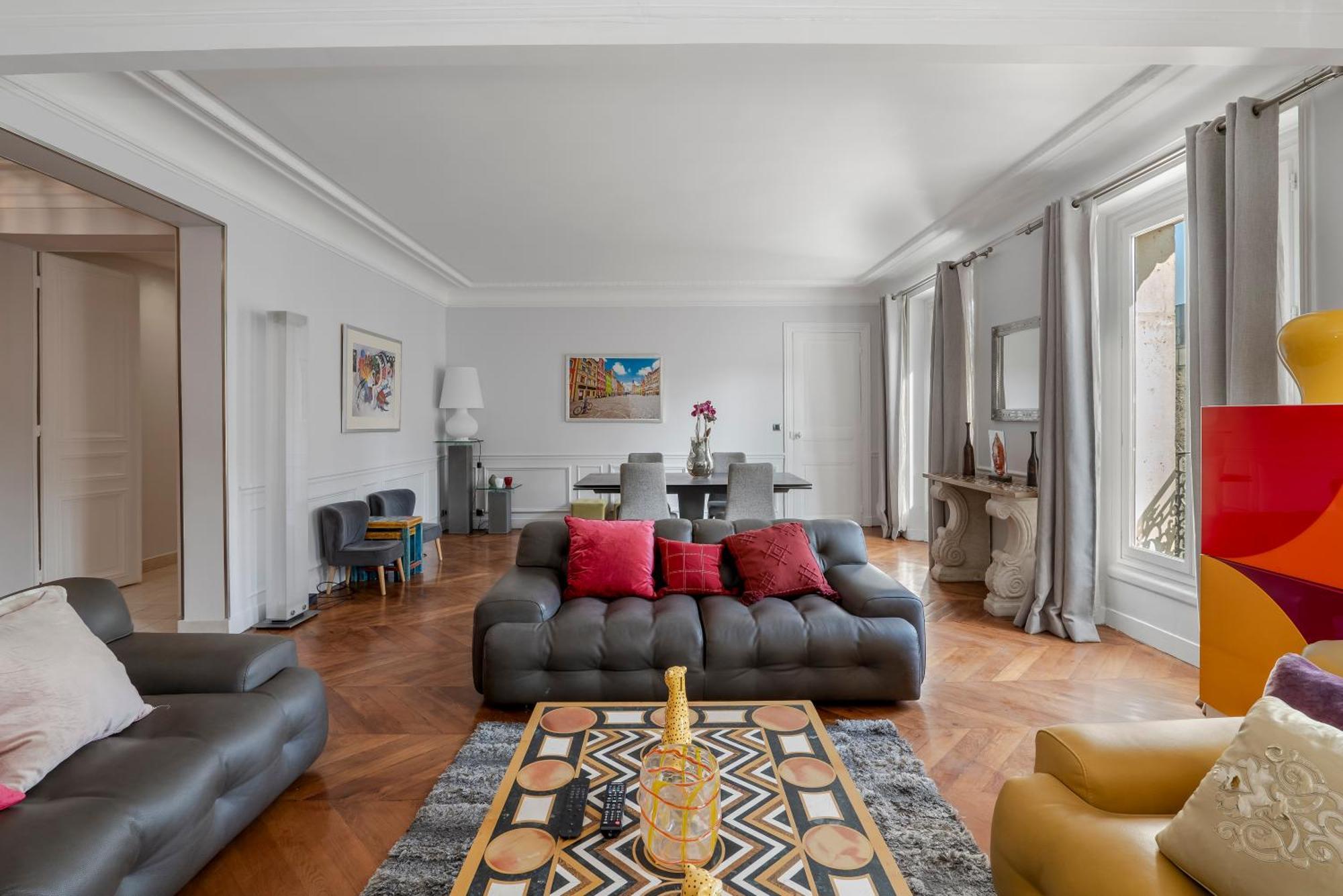4 Bedroom Avenue Kleber