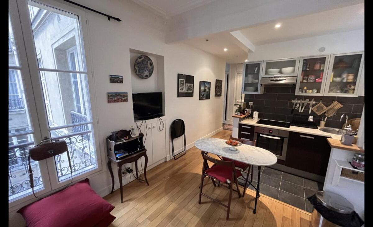 Bright On Rue Ballu Apartment *