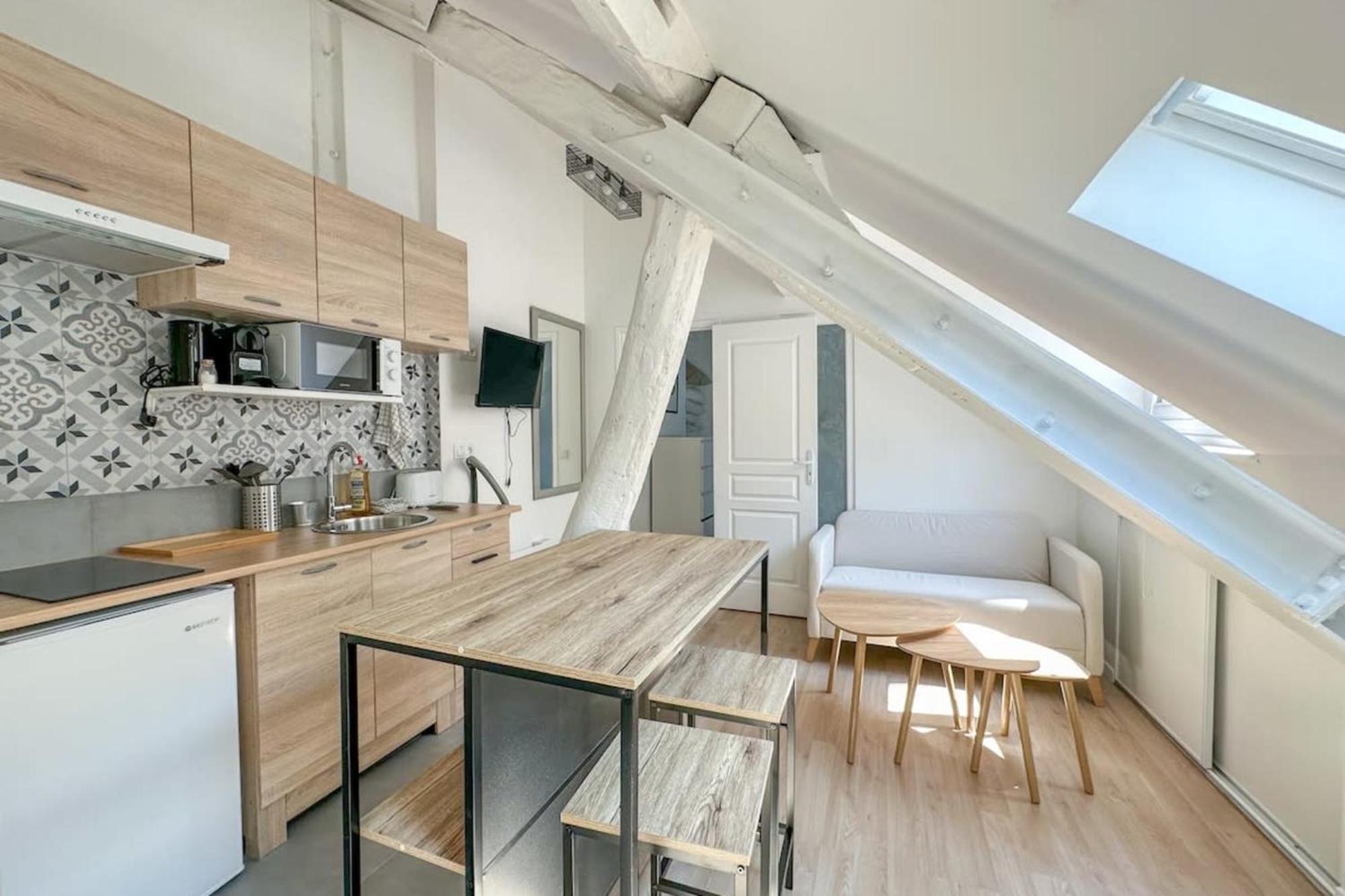 Flexliving - - Charlot *