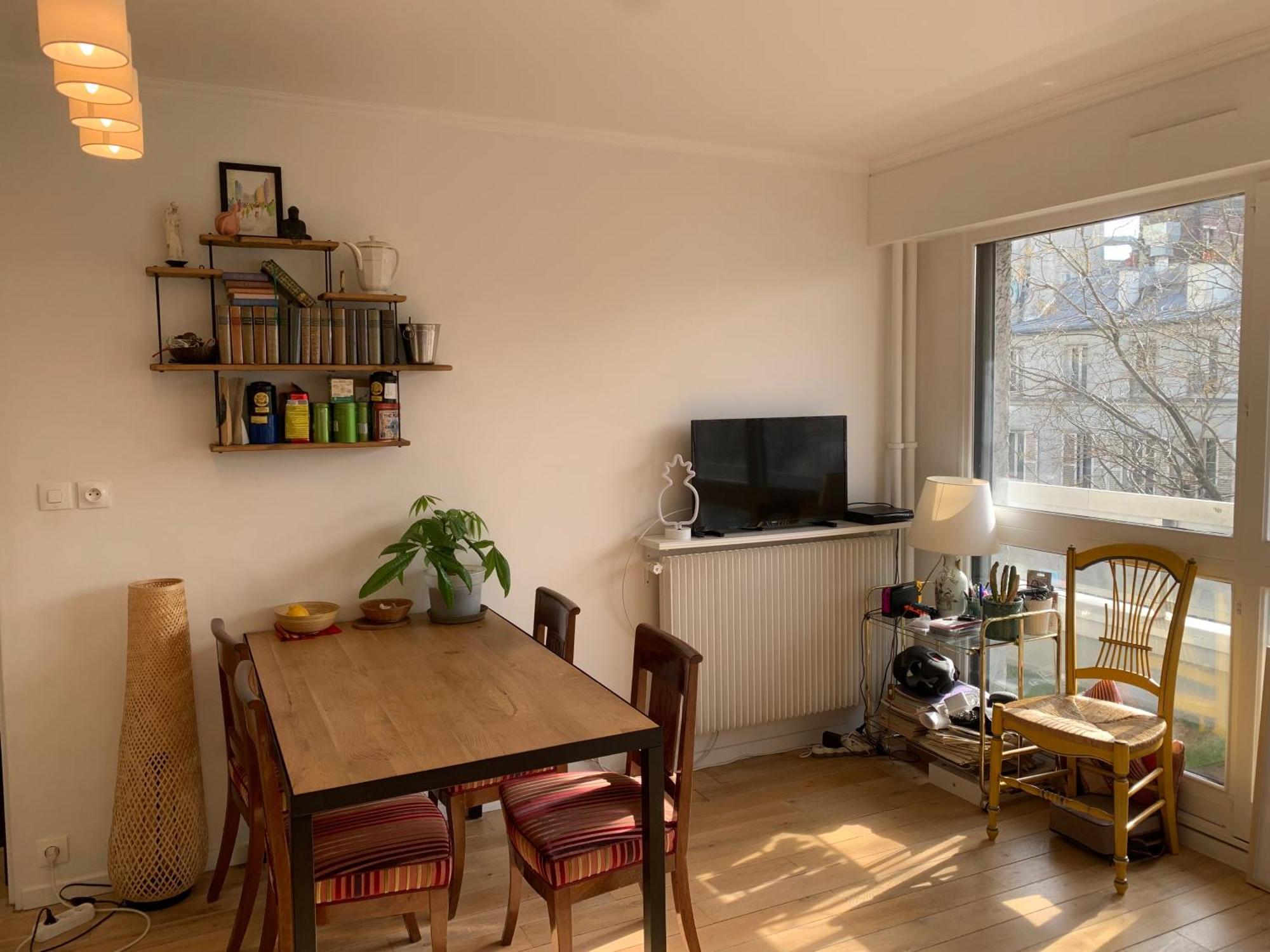 Apartment Sunny Escape In Belleville