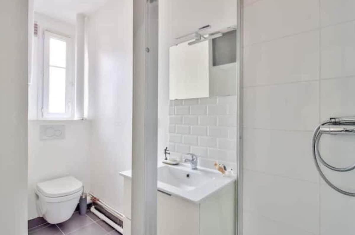 Flat Jules Joffrin Station And Clignancourt Apartment