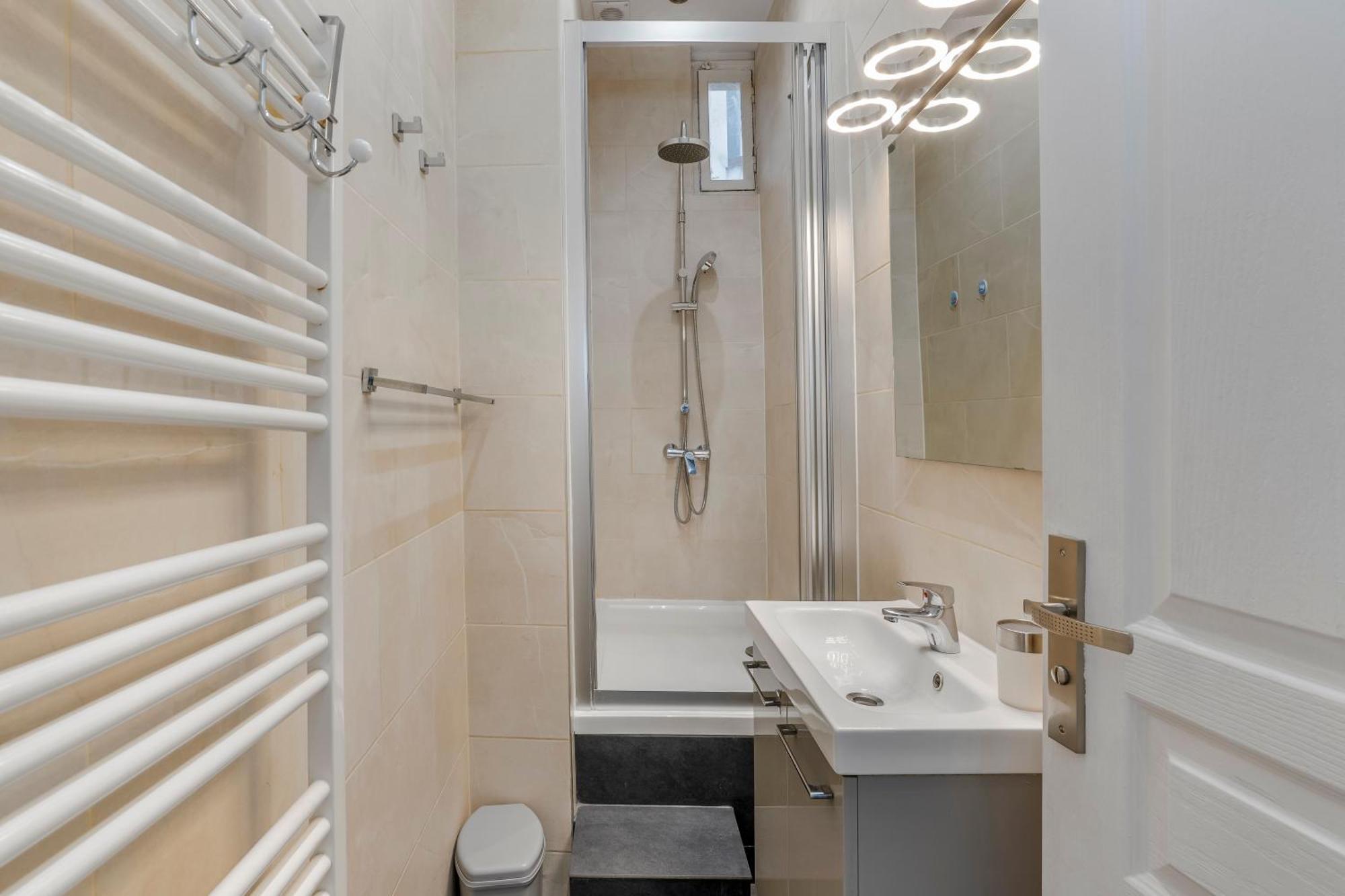 Apartment 4 Bedroom Opposite The Eiffel Tower