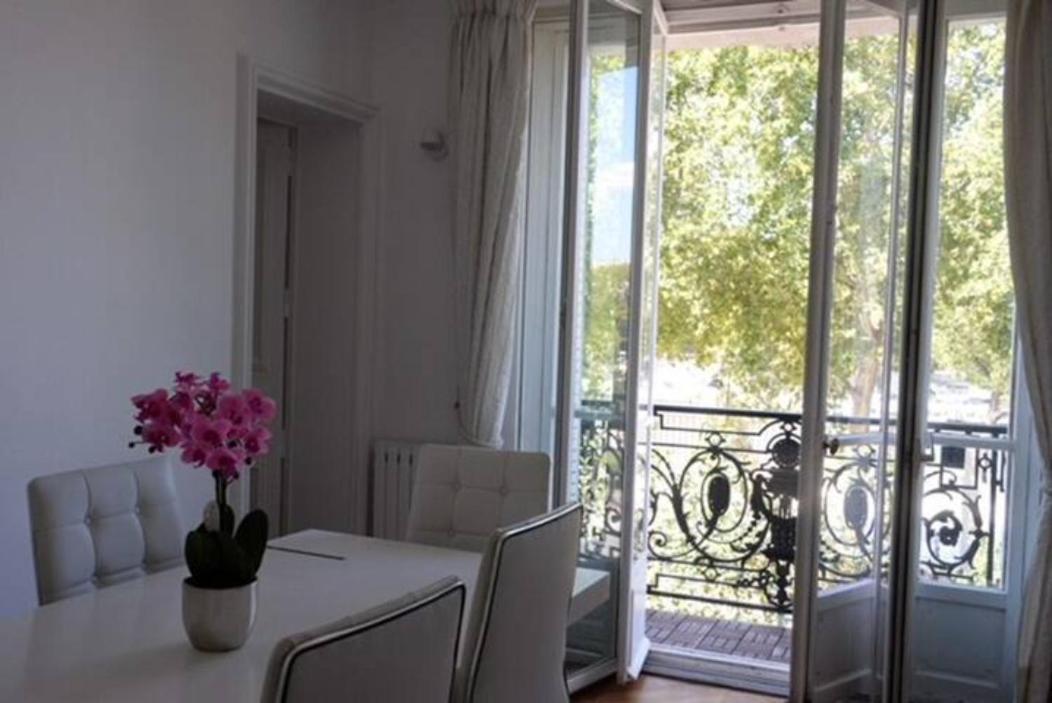 Homestay Eiffel Tower Oasis 30m From Eiffel Tower *