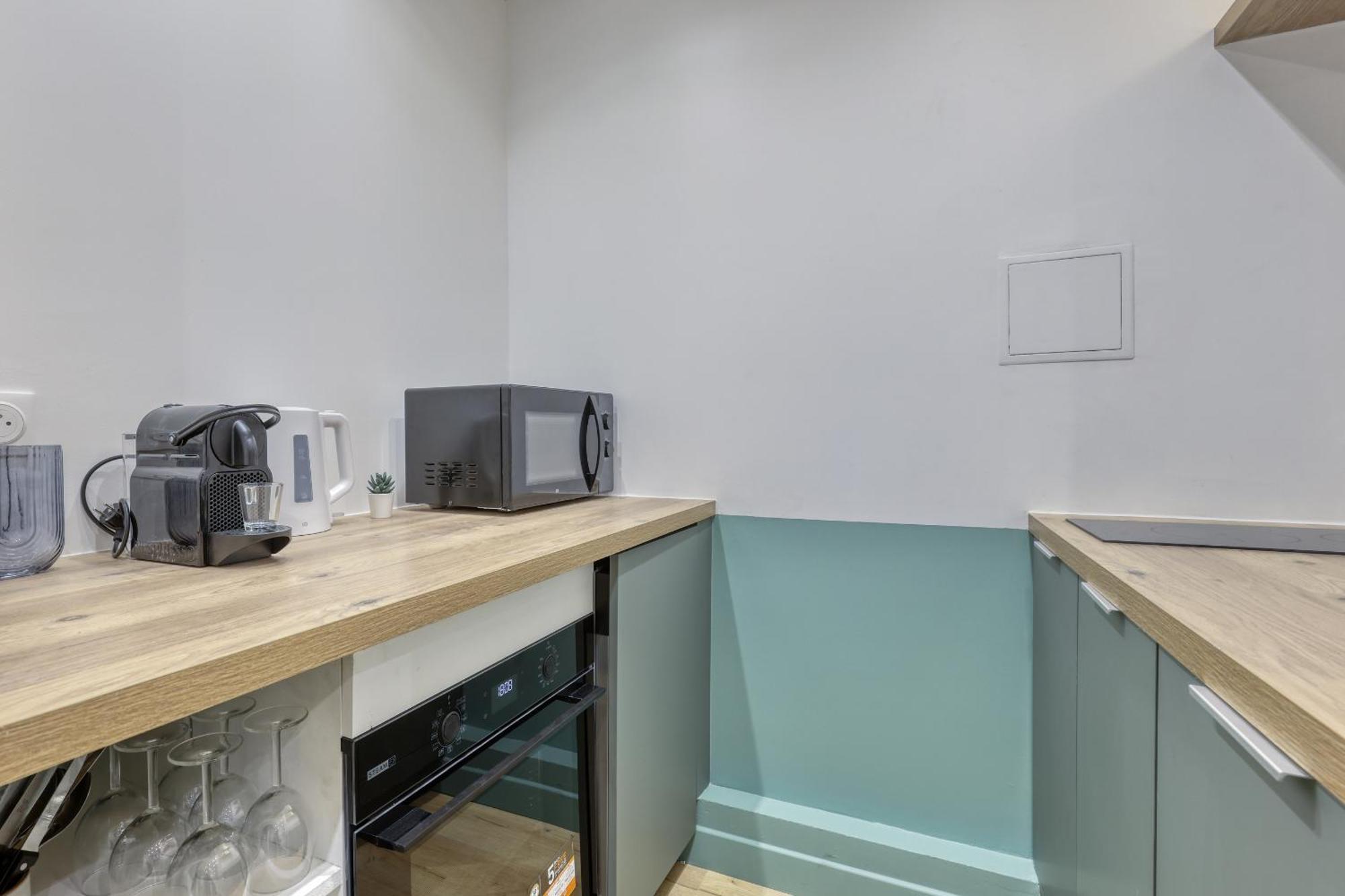 Apartment And New 2 Bedrooms Flat - Heart Of 02 *