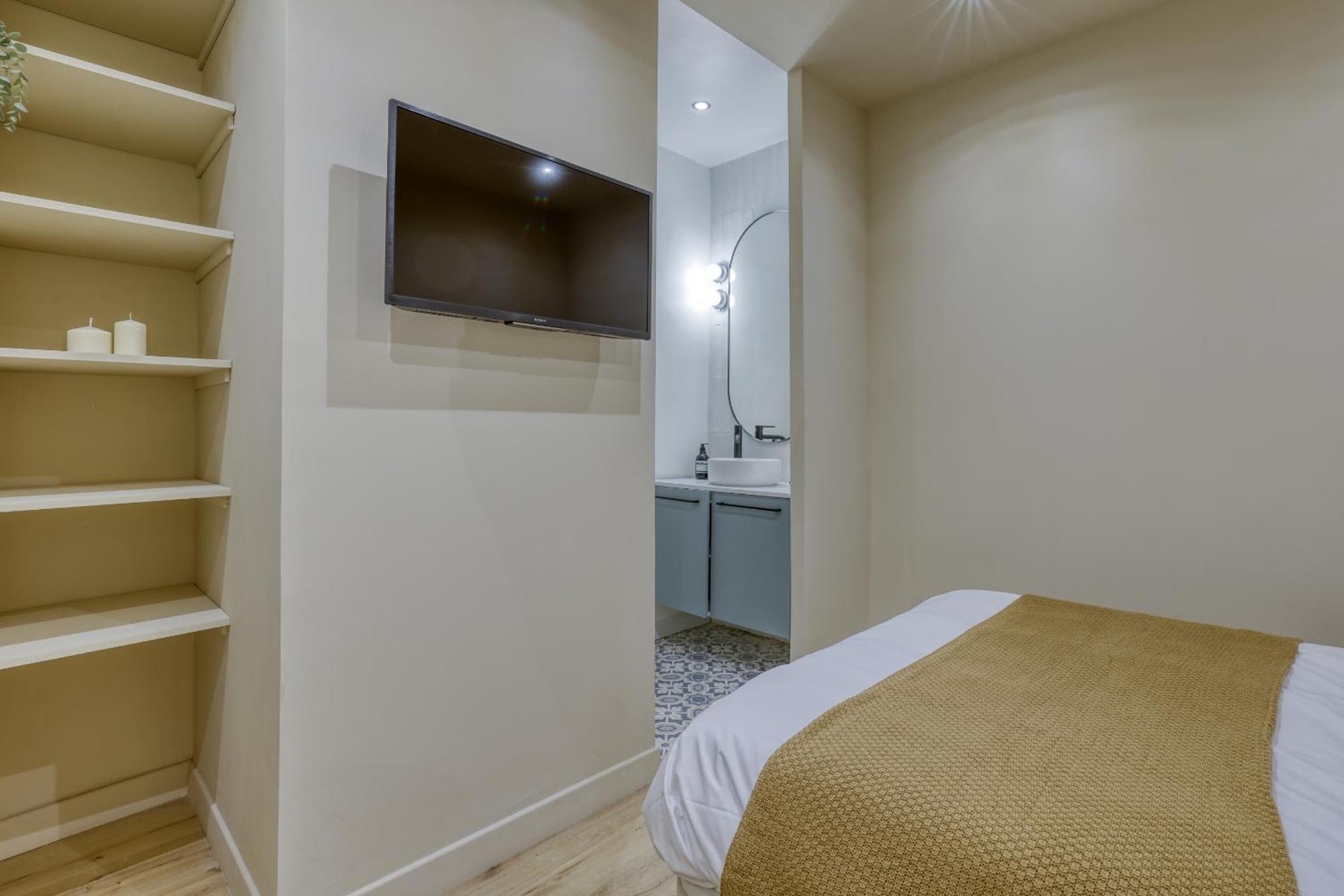 And New 2 Bedrooms Flat - Heart Of 02 Apartment