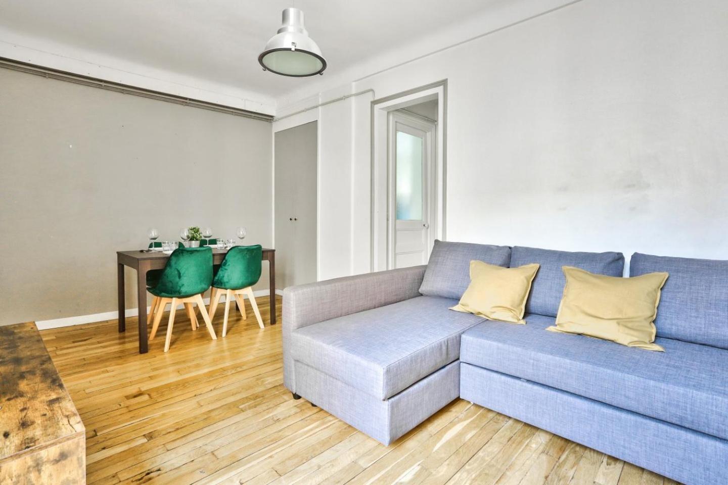 Le Marais Free Netflix Apartment
