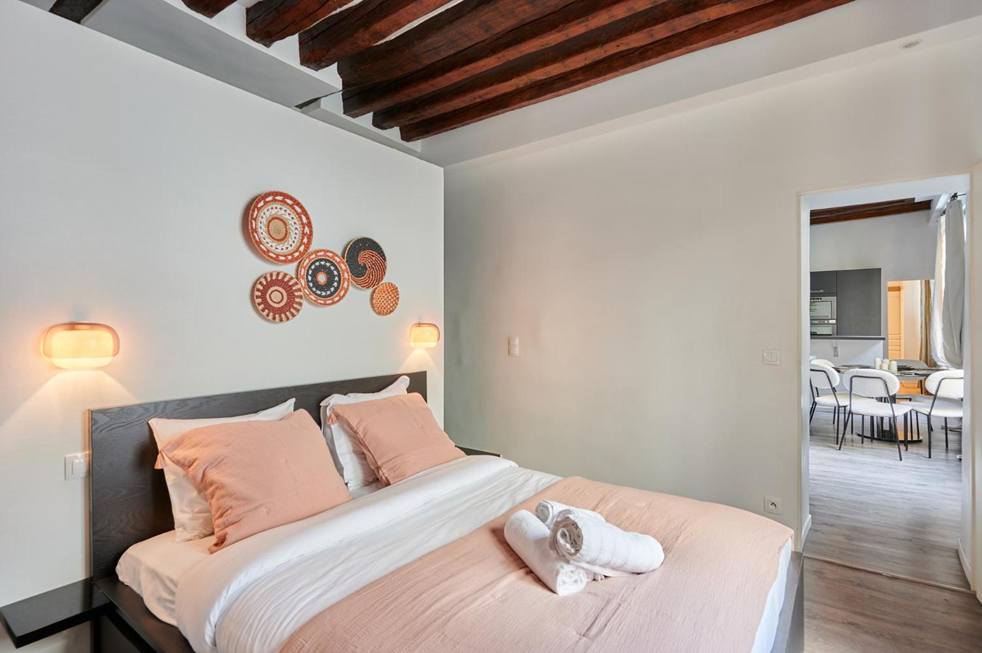 Center Of By Prestige Apartment *