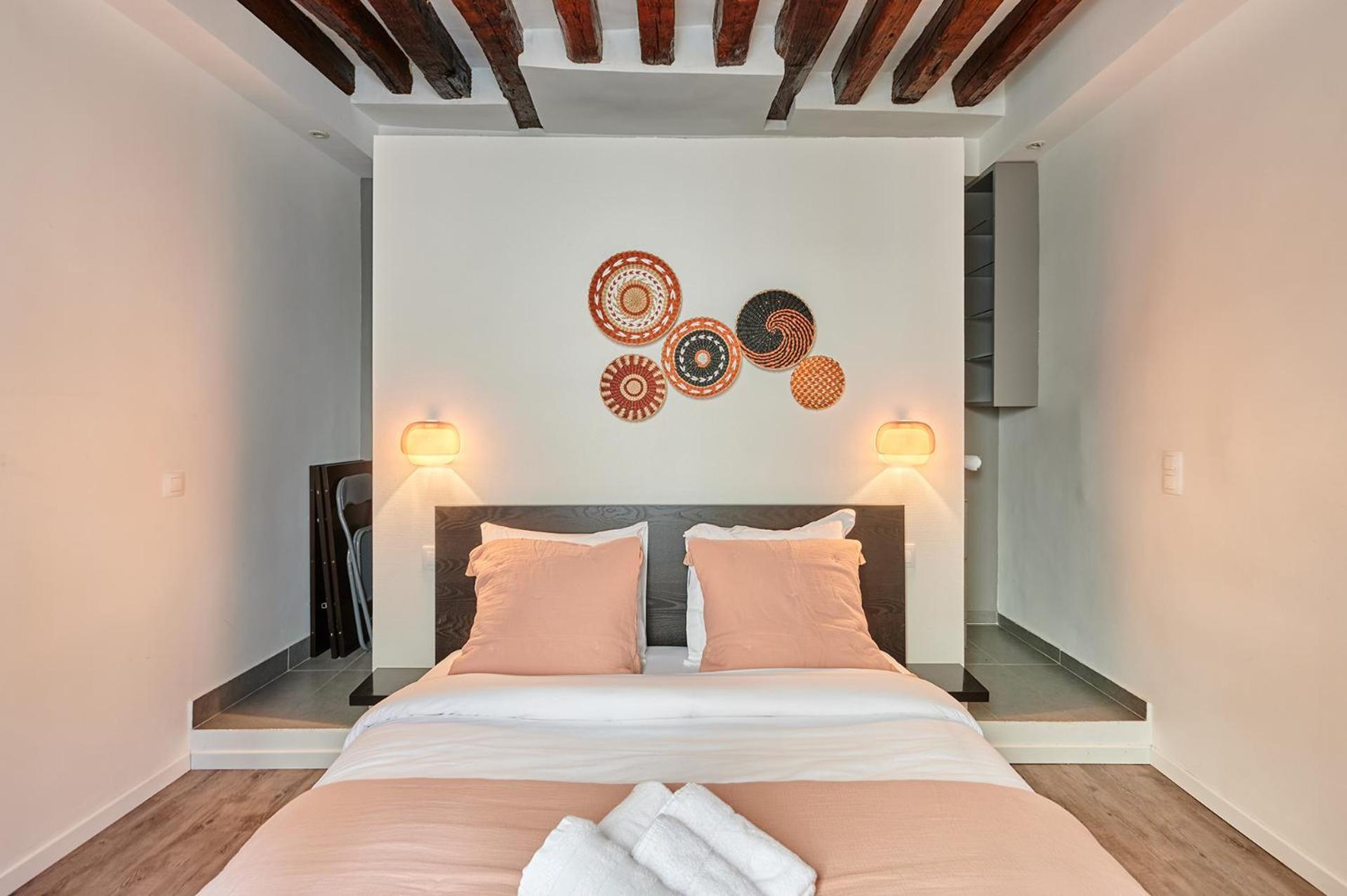 Center Of By Prestige Apartment *