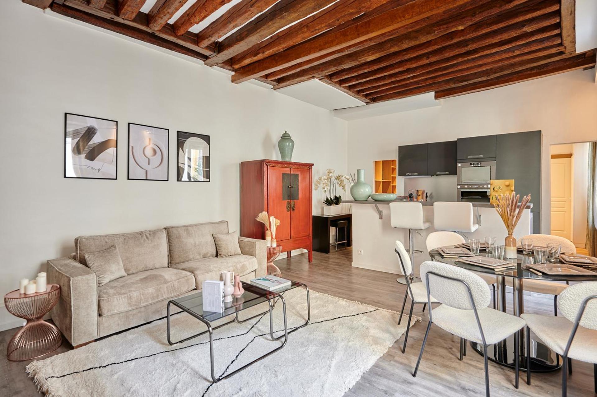 Apartment Center Of By Prestige Paris