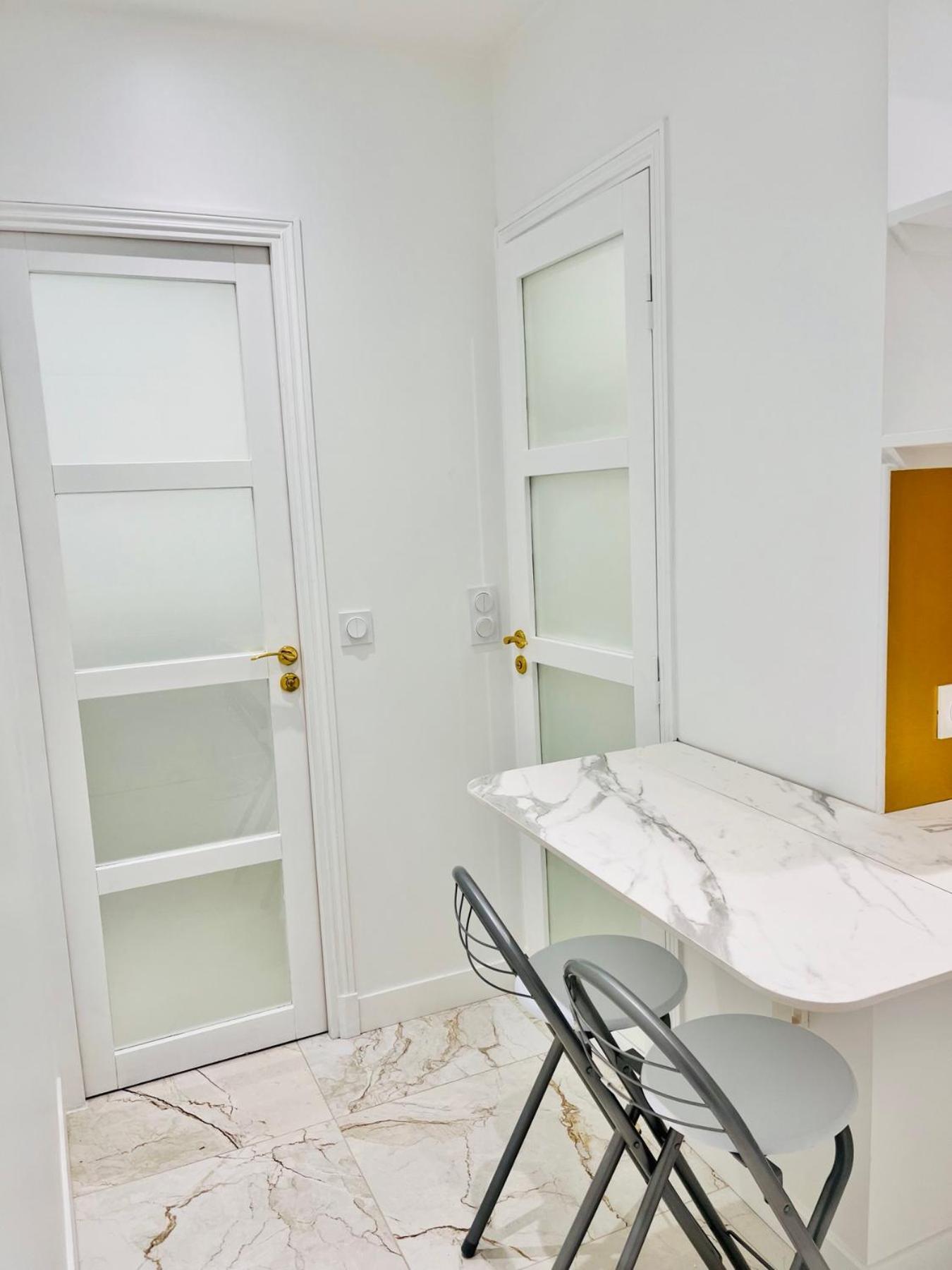 Rare Pearl 5e Notre Dame Saint Michel Apartment *