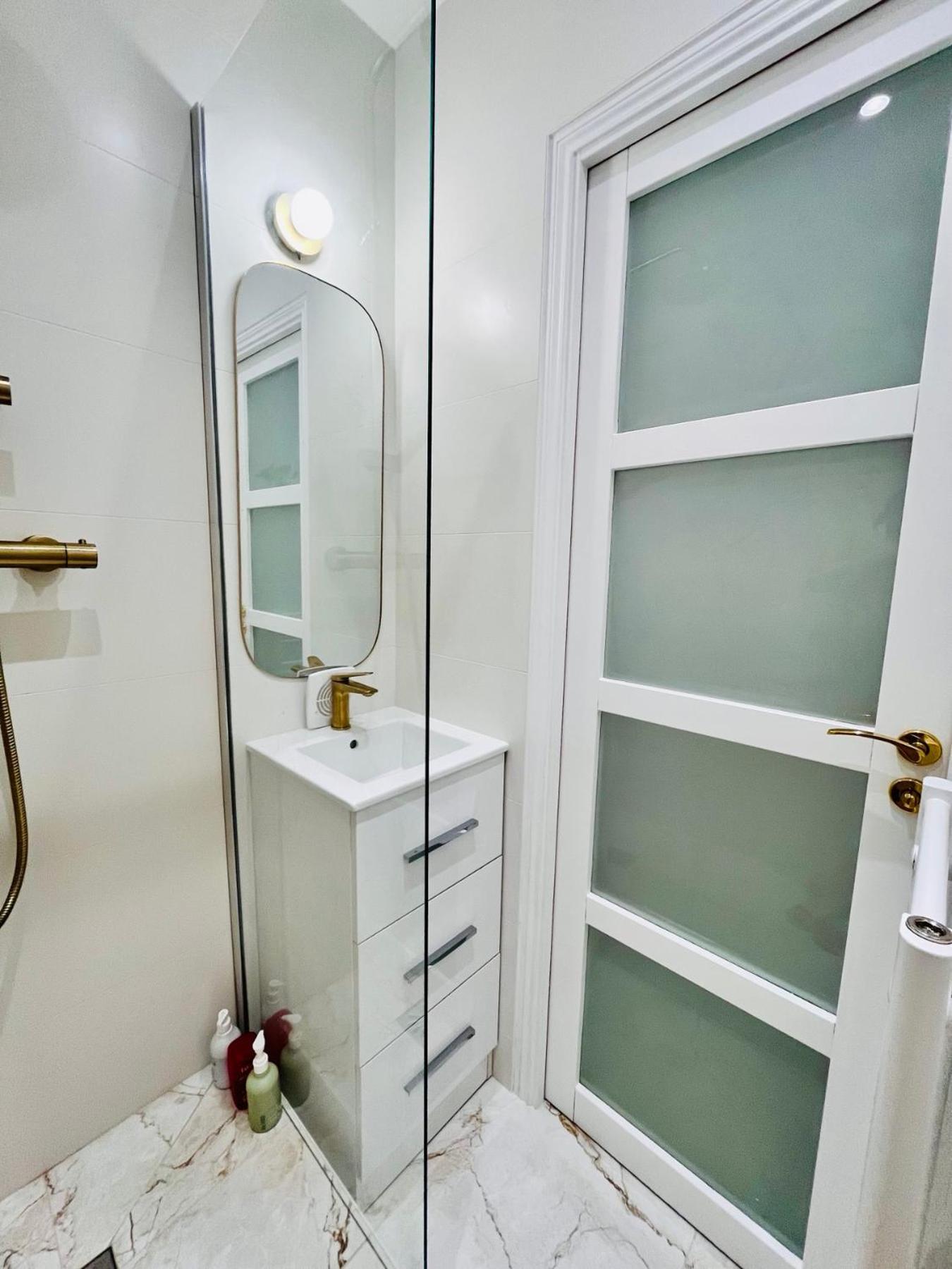 Rare Pearl 5e Notre Dame Saint Michel Apartment