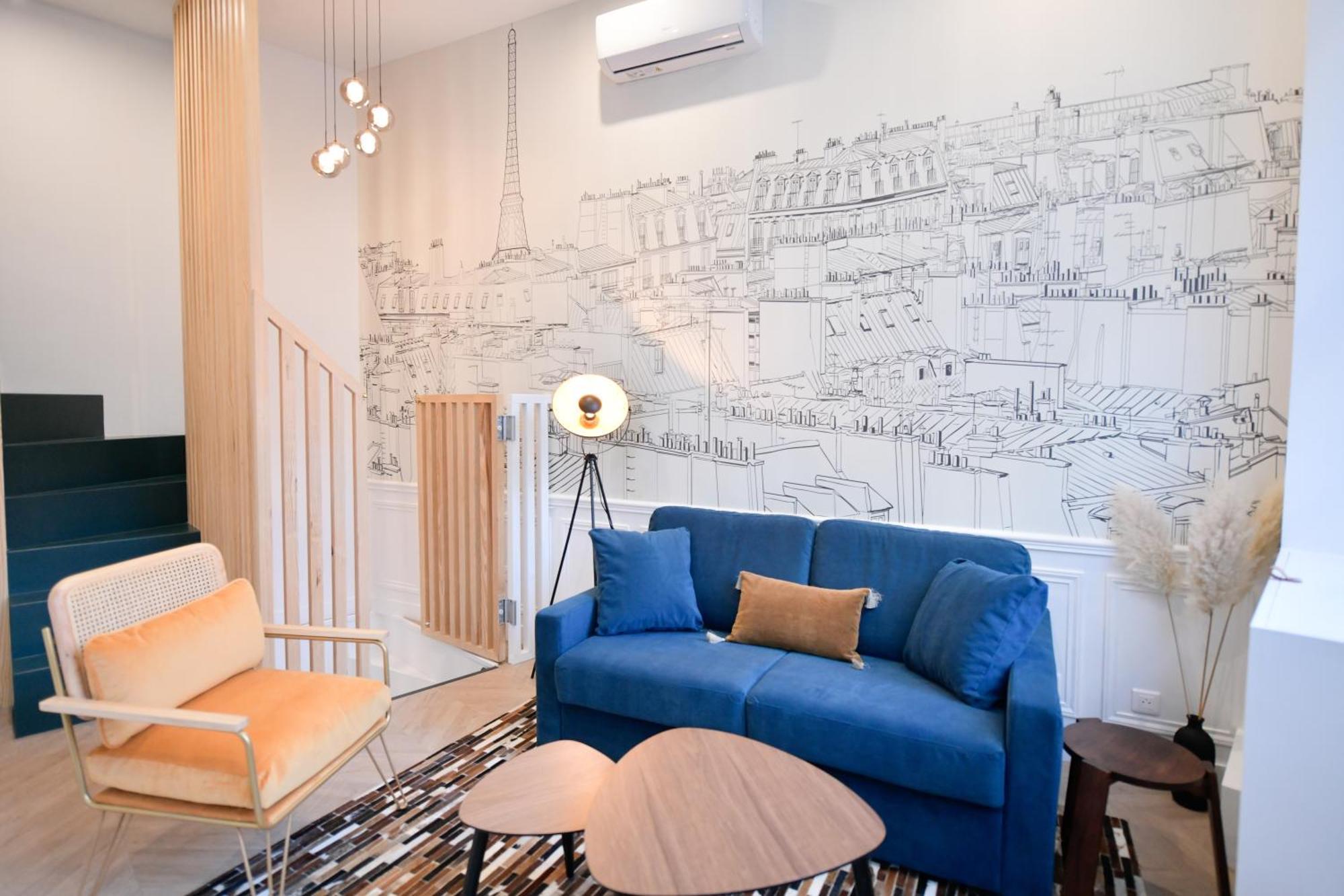 Montmartre Marvel! Designer Near Metro Apartment Paris
