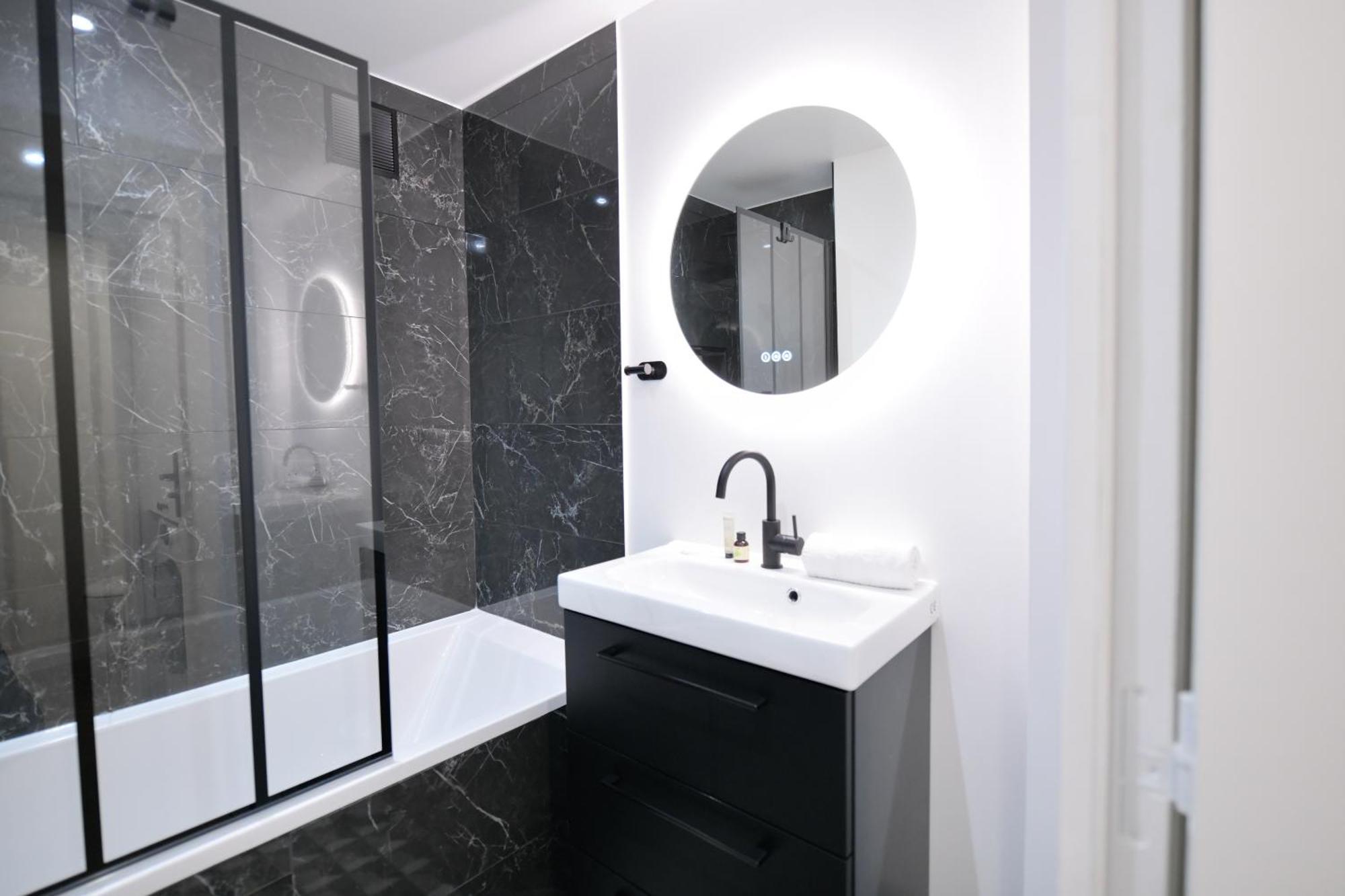Apartment Montmartre Marvel! Designer Near Metro Paris