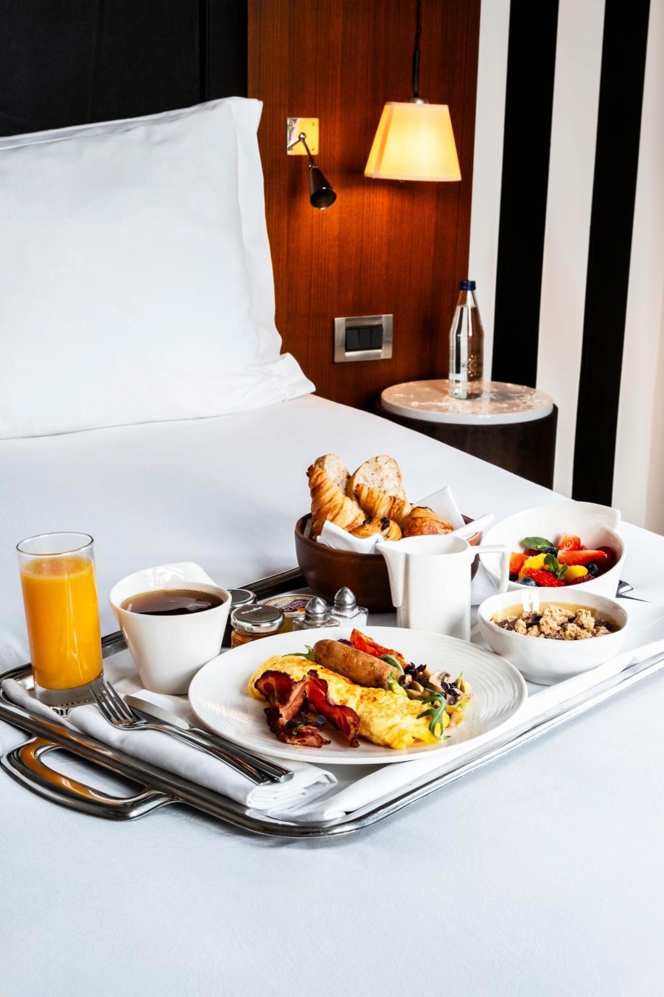 Hotel Grand Champs-elysees 5*