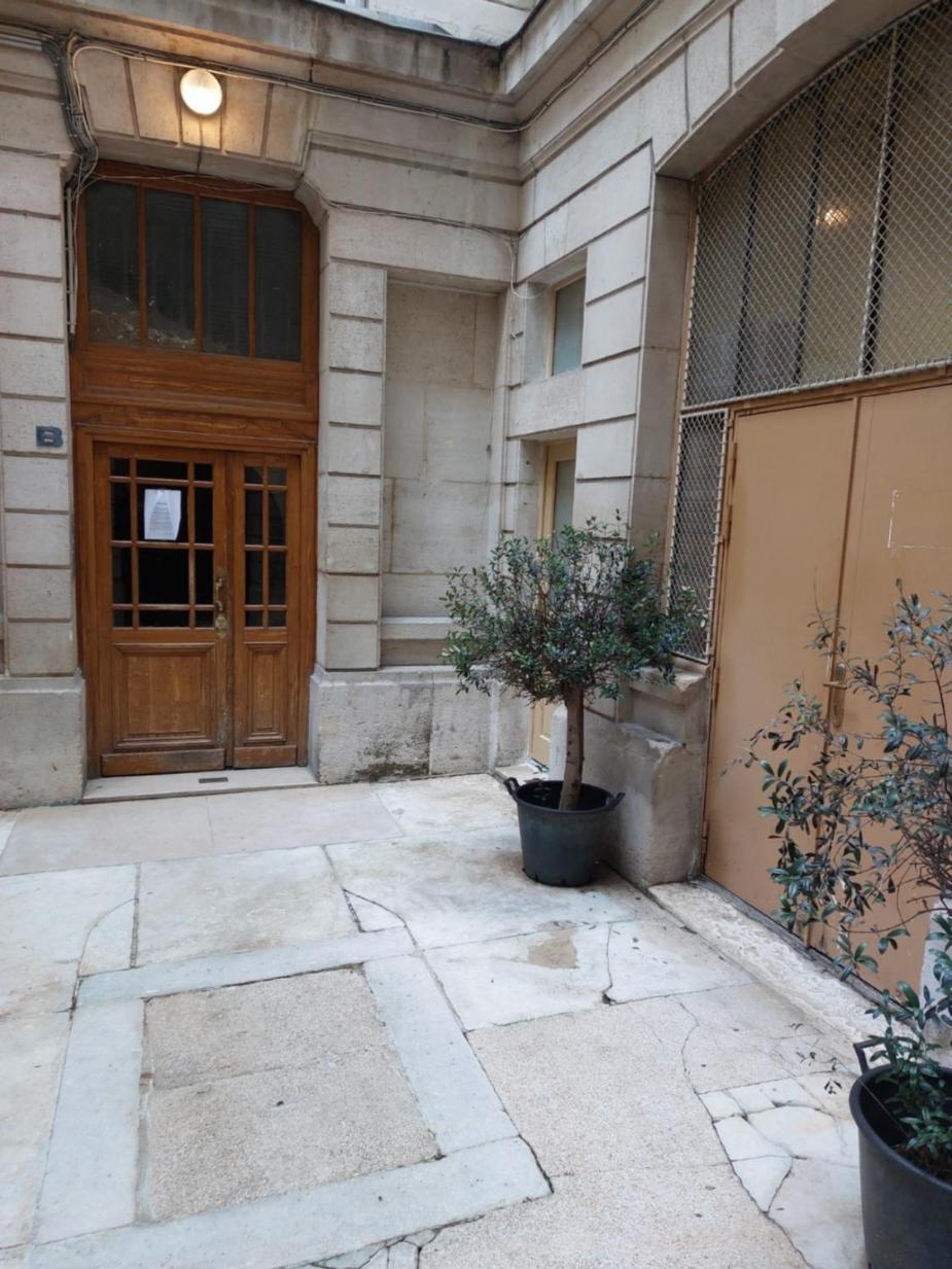 Centre - At * Paris