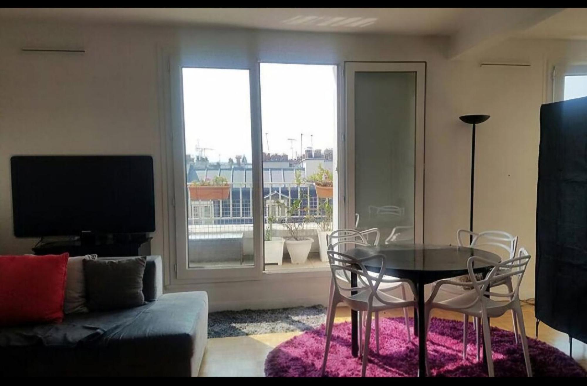 Apartment Floor & Terrace With View *