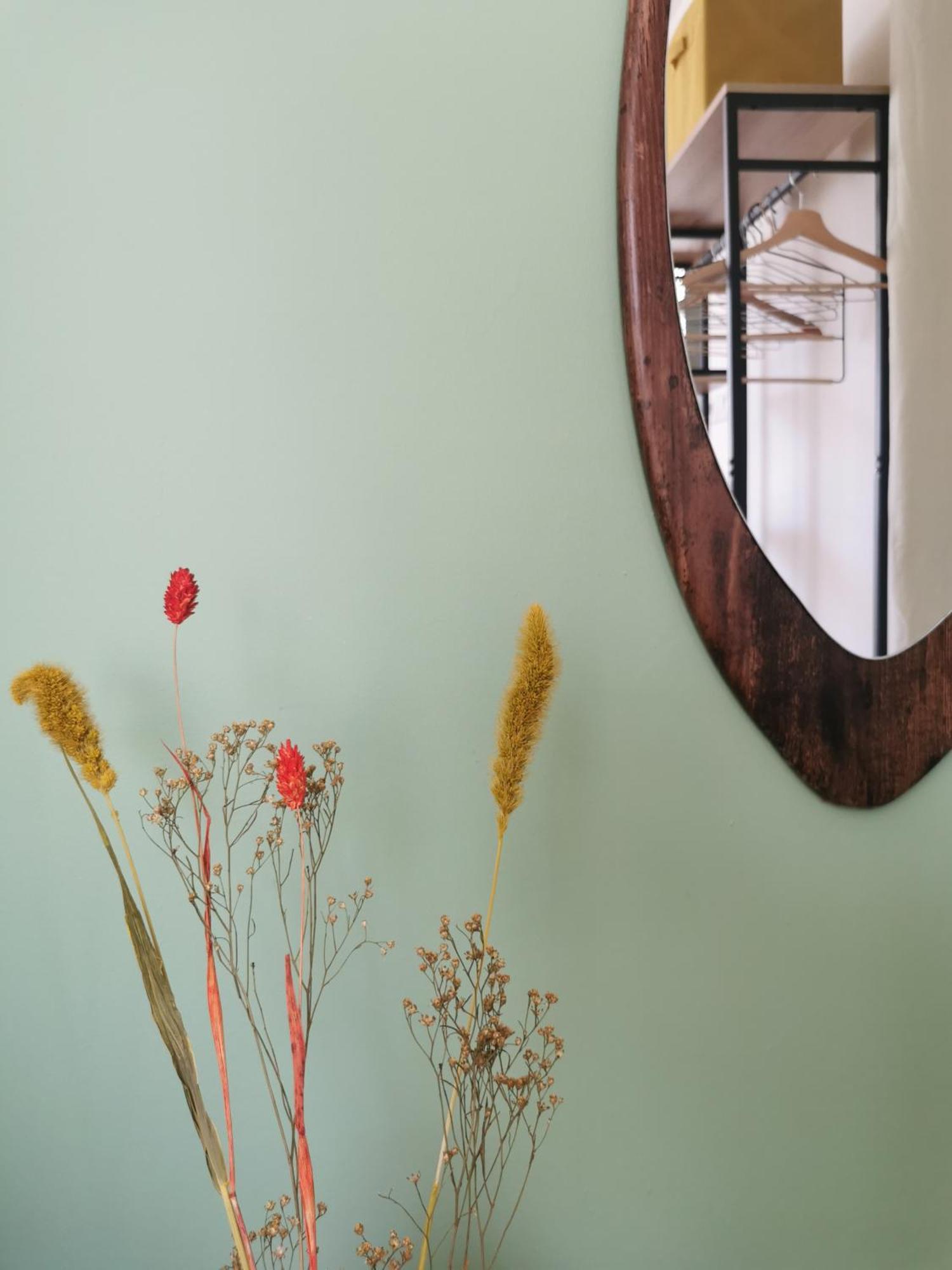 Lovely And Bright In Montmartre Apartment