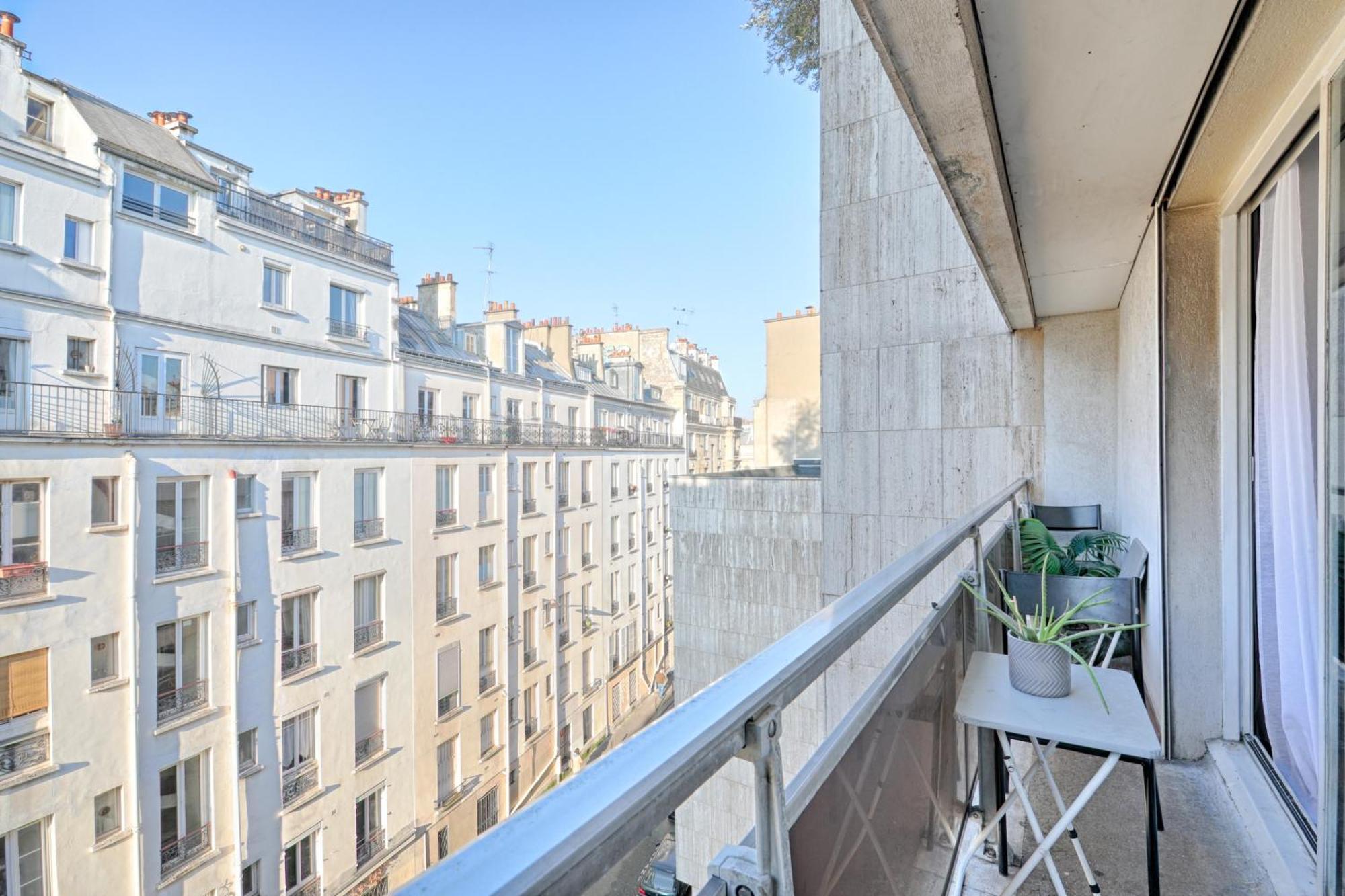 La Folie Mericourt - A 5 Min De Place Republique Apartment *