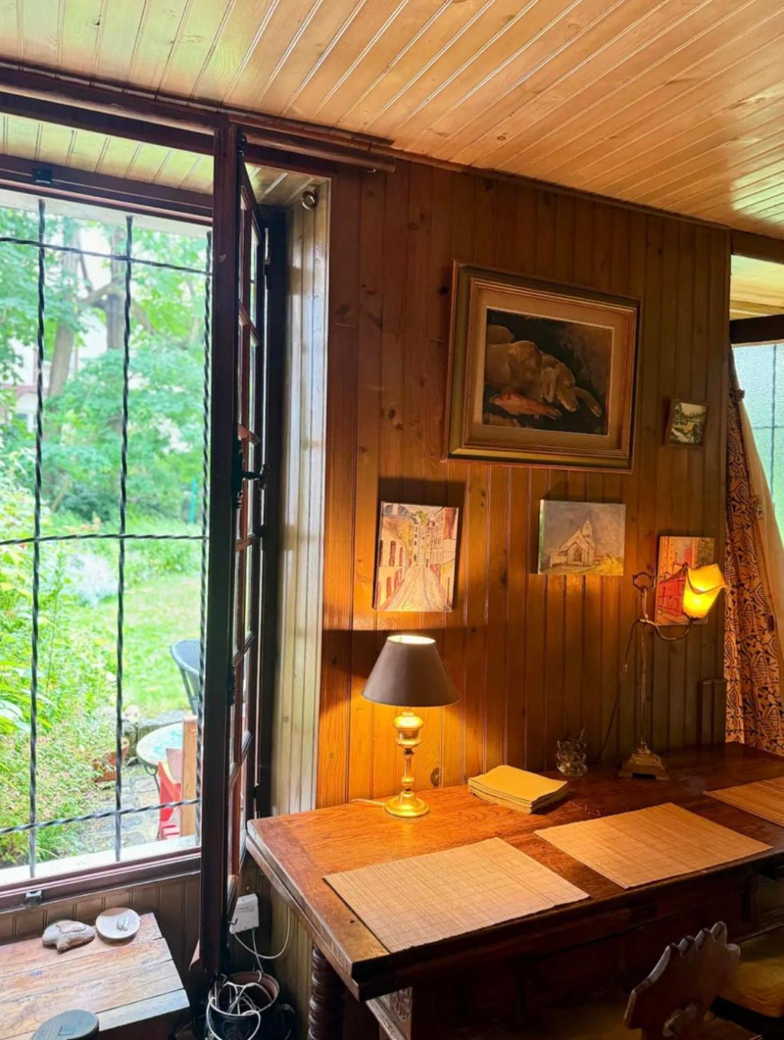 Montmartre Hidden Artist Loft Paris