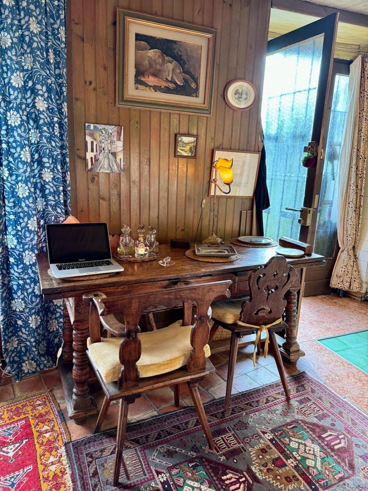 Montmartre Hidden Artist Loft *