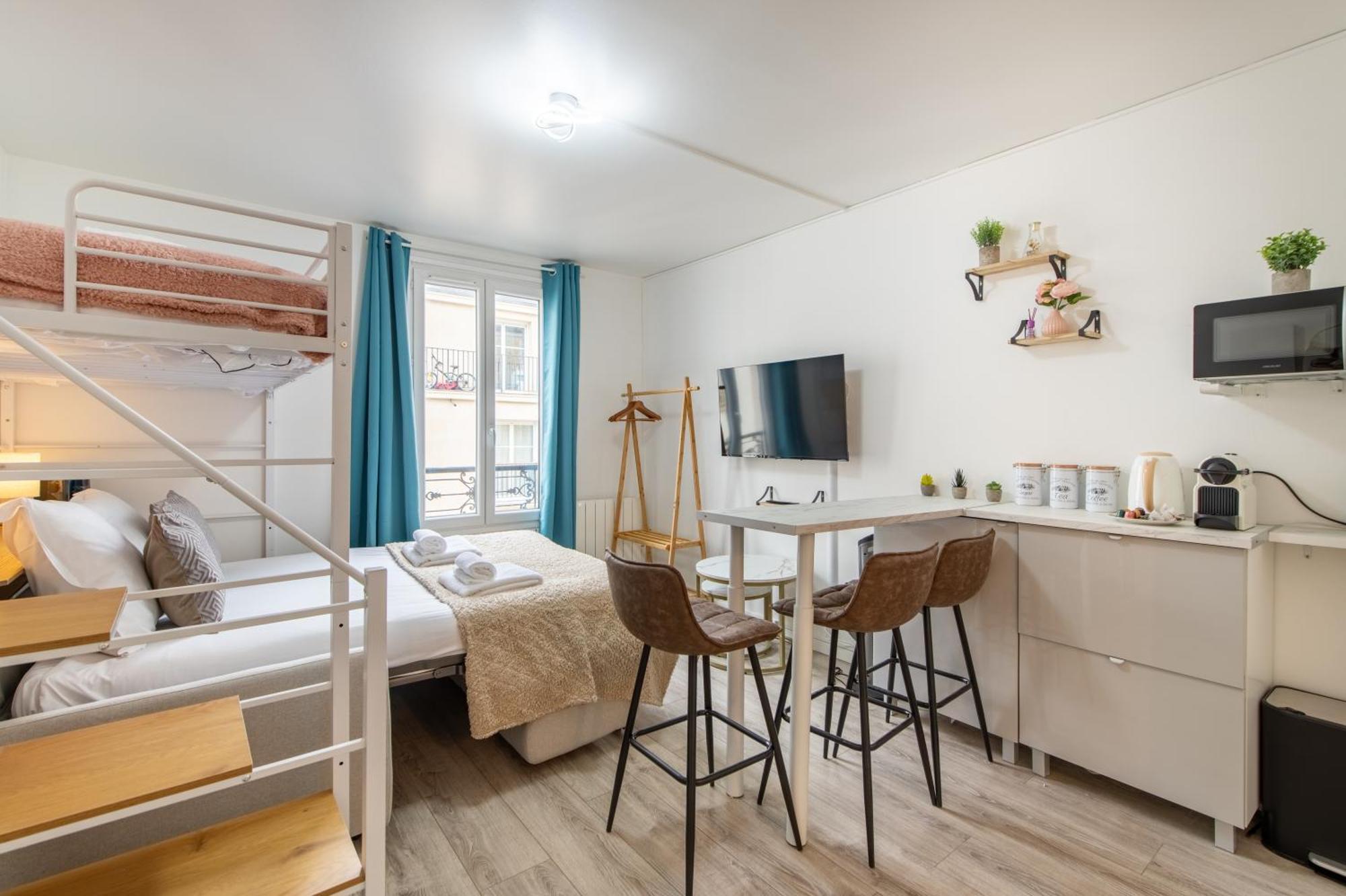 Deal! Modern In Vibrant Area Only 5 Minutes By Walk To Metro - Location Apartment Paris