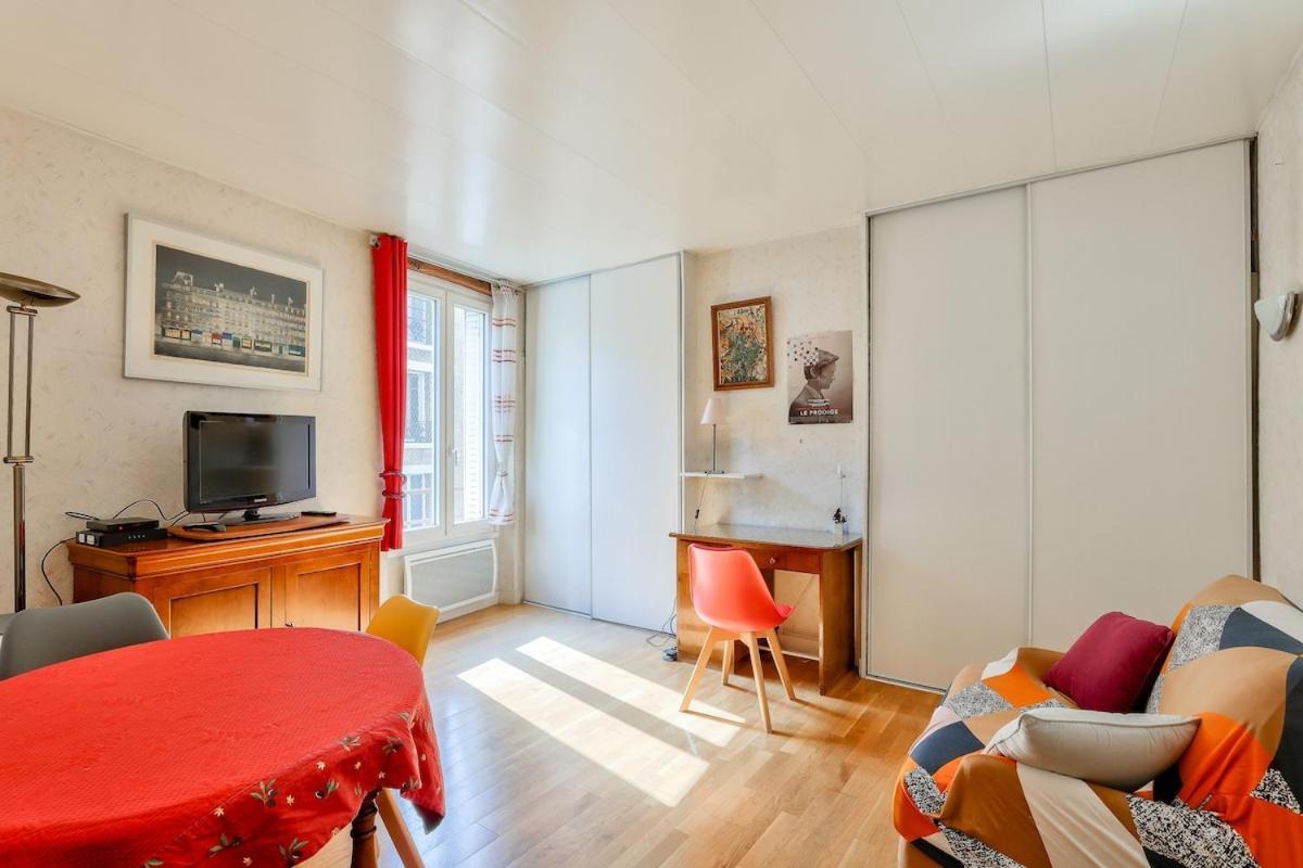 1br Flat 2 Min Away From Metro Station Maraichers * Paris