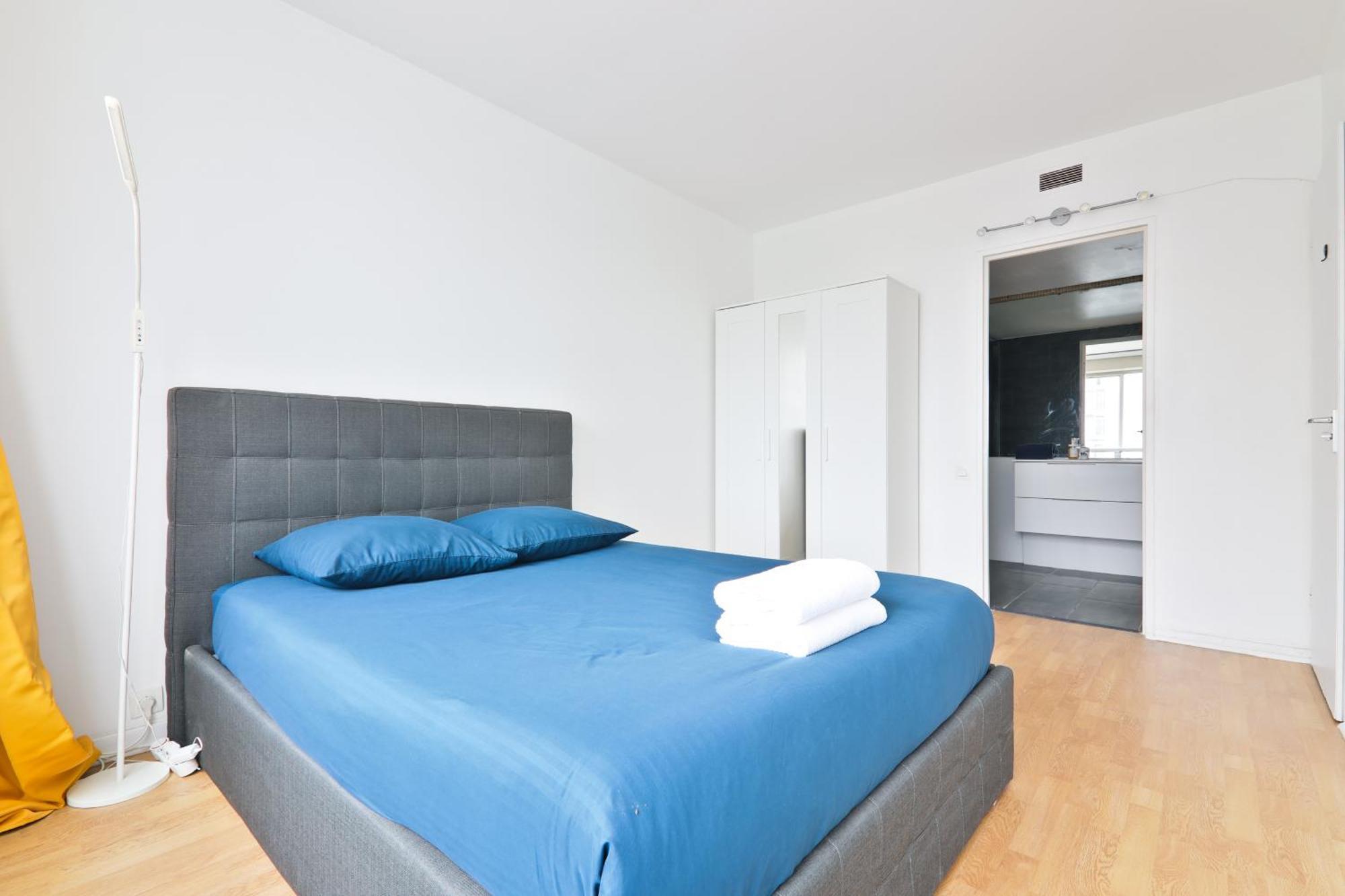 Appartement Quartier Tour Eiffel 5 *