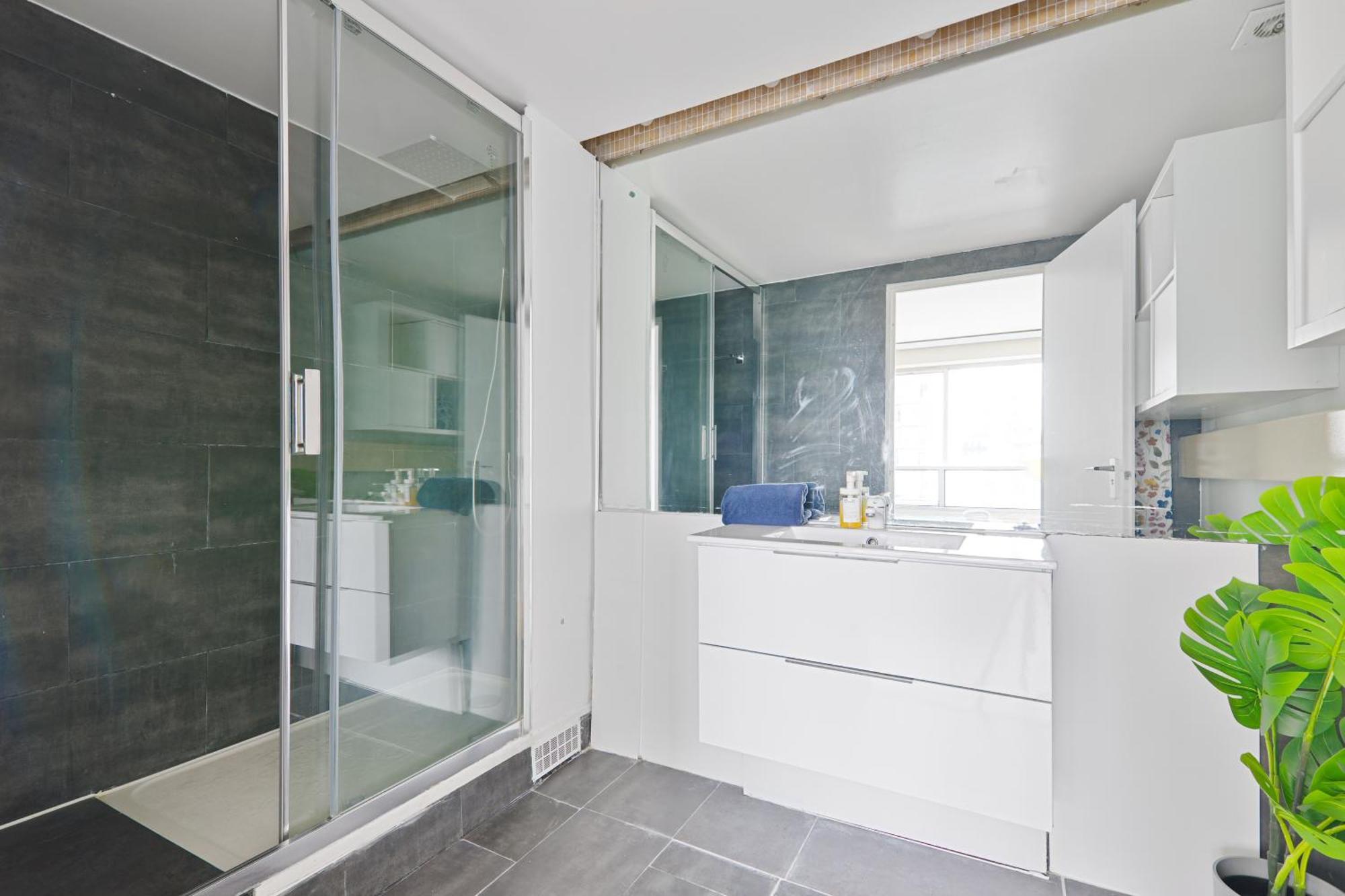 Appartement Quartier Tour Eiffel 5 *