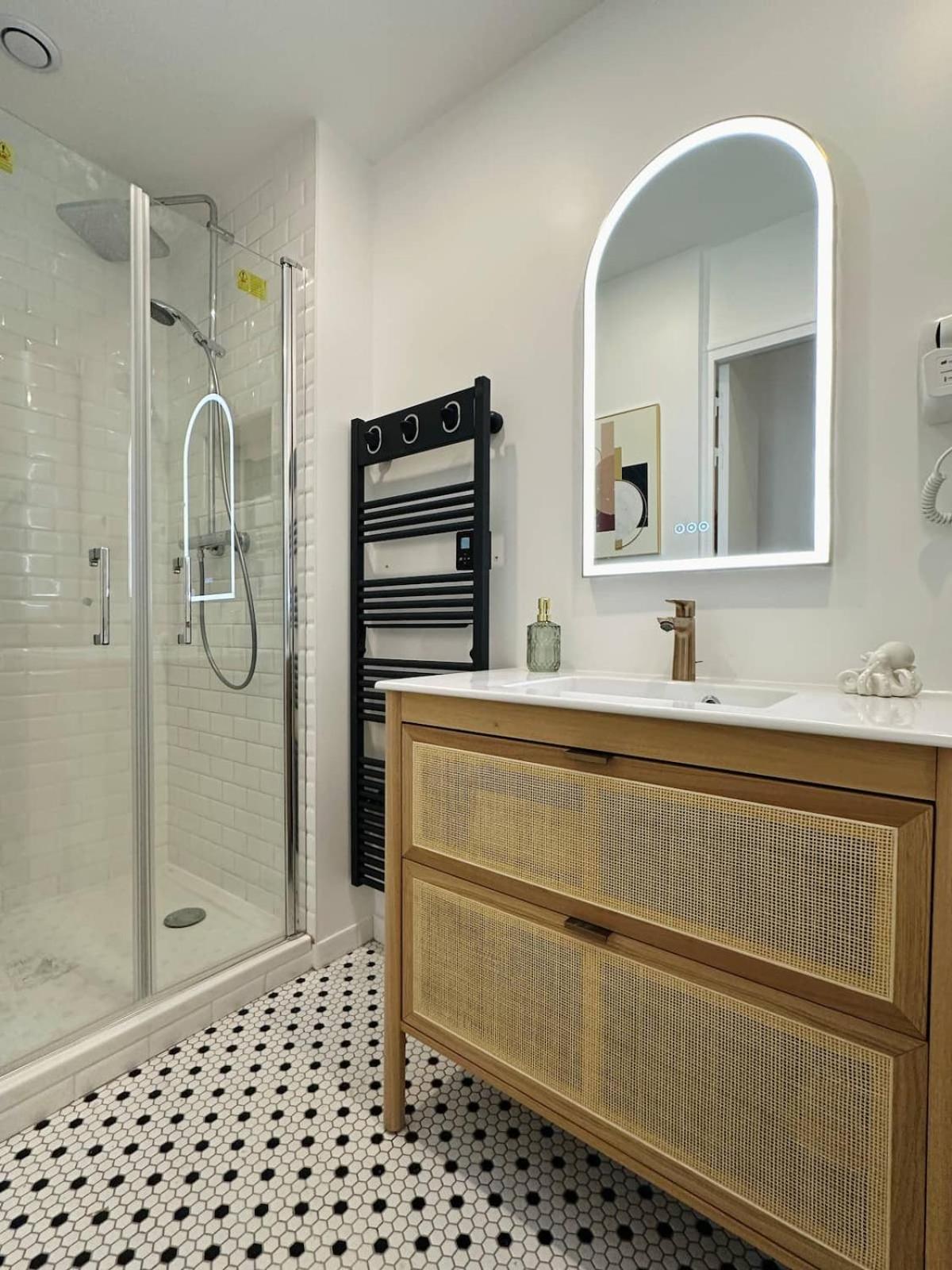 Relais Cocorico - Town House 4 Private Suites, Ac Cinema Gym & Sauna Apartment *