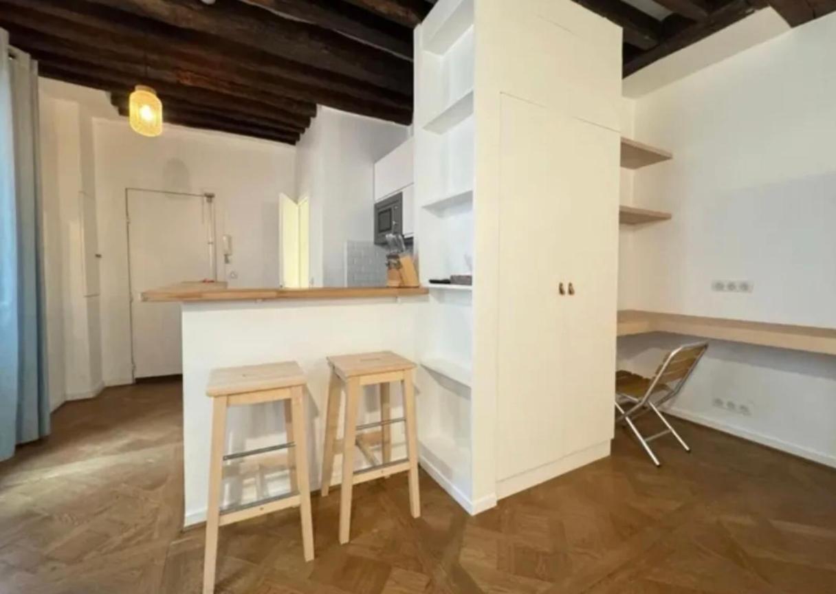 Immersion Parisienne, Au Centre Apartment