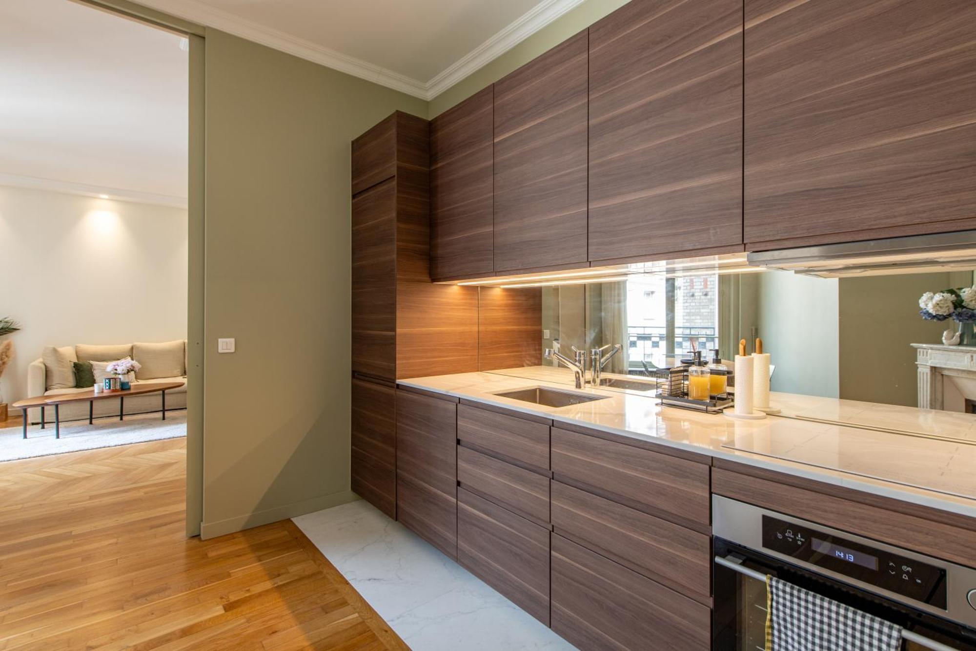 Arc De Triomphe - Luxury 1 Bedroom Apartment