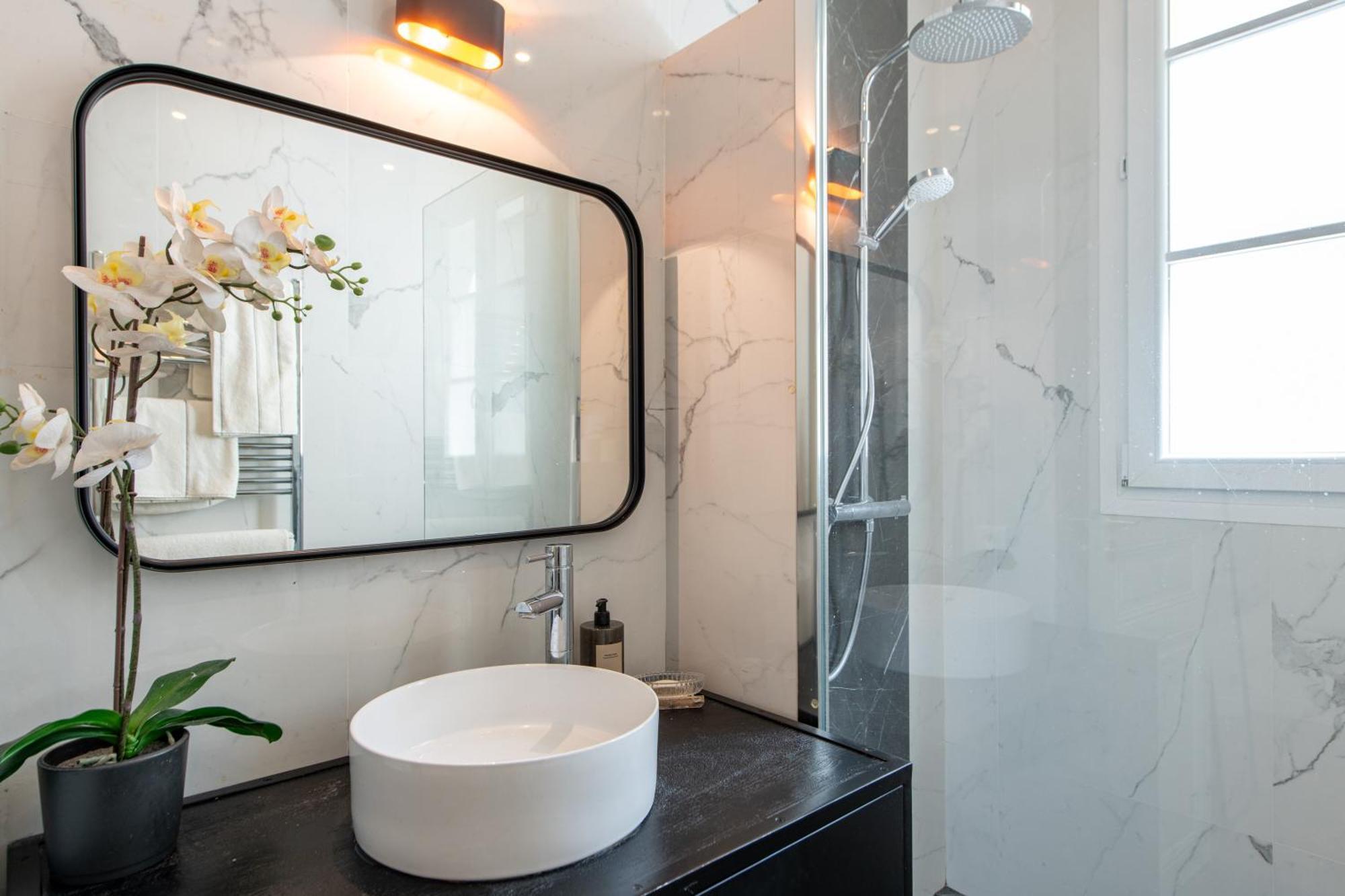 Apartment Arc De Triomphe - Luxury 1 Bedroom Paris