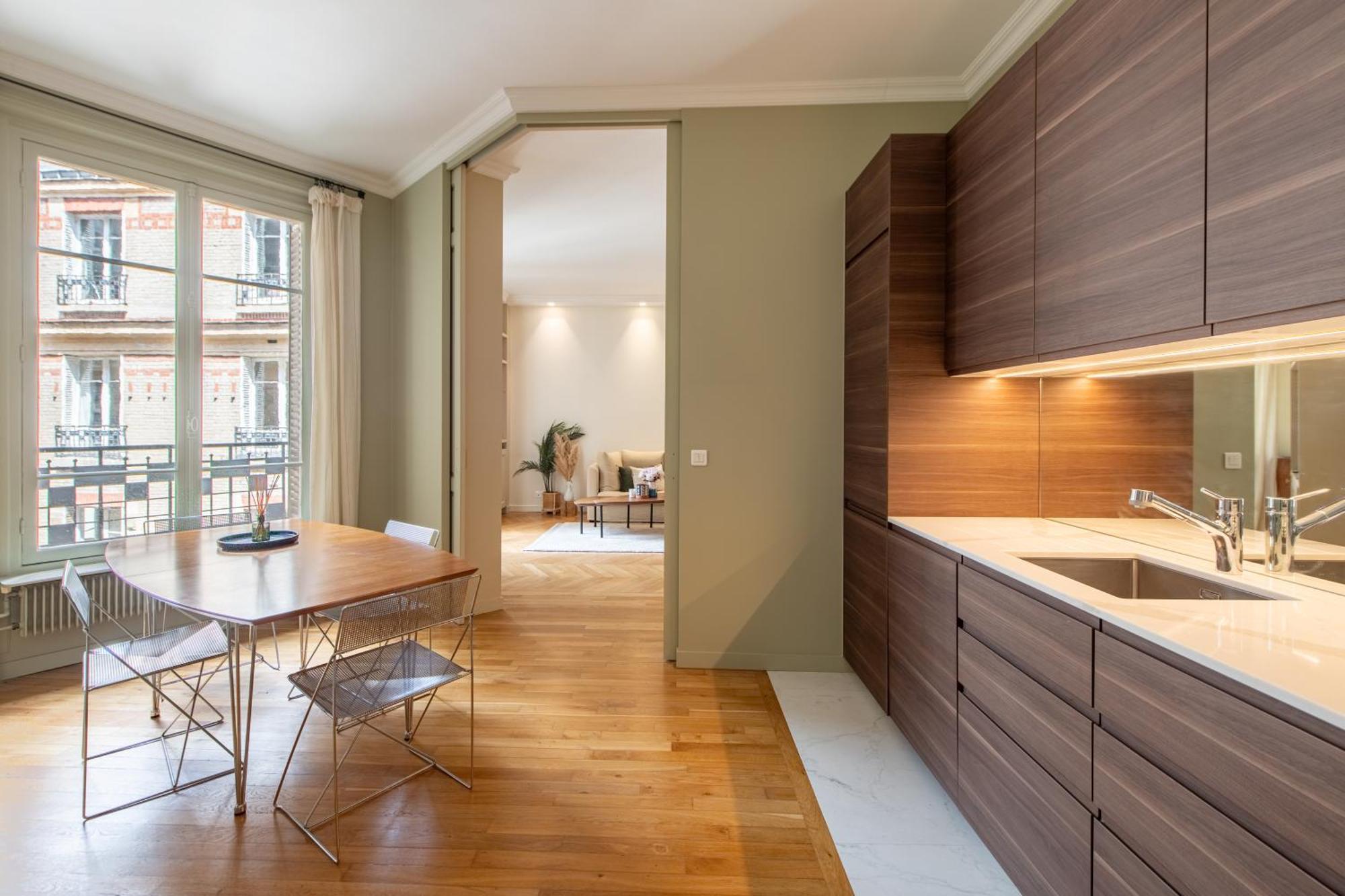 Arc De Triomphe - Luxury 1 Bedroom Apartment