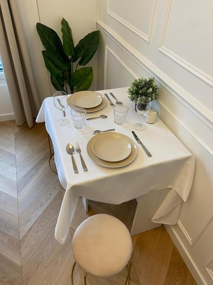 Luxury - Champs Elysees Apartment Paris