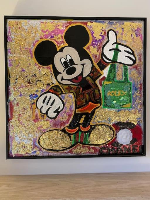 Grand Charonne Bastille Pop Art Apartment Paris