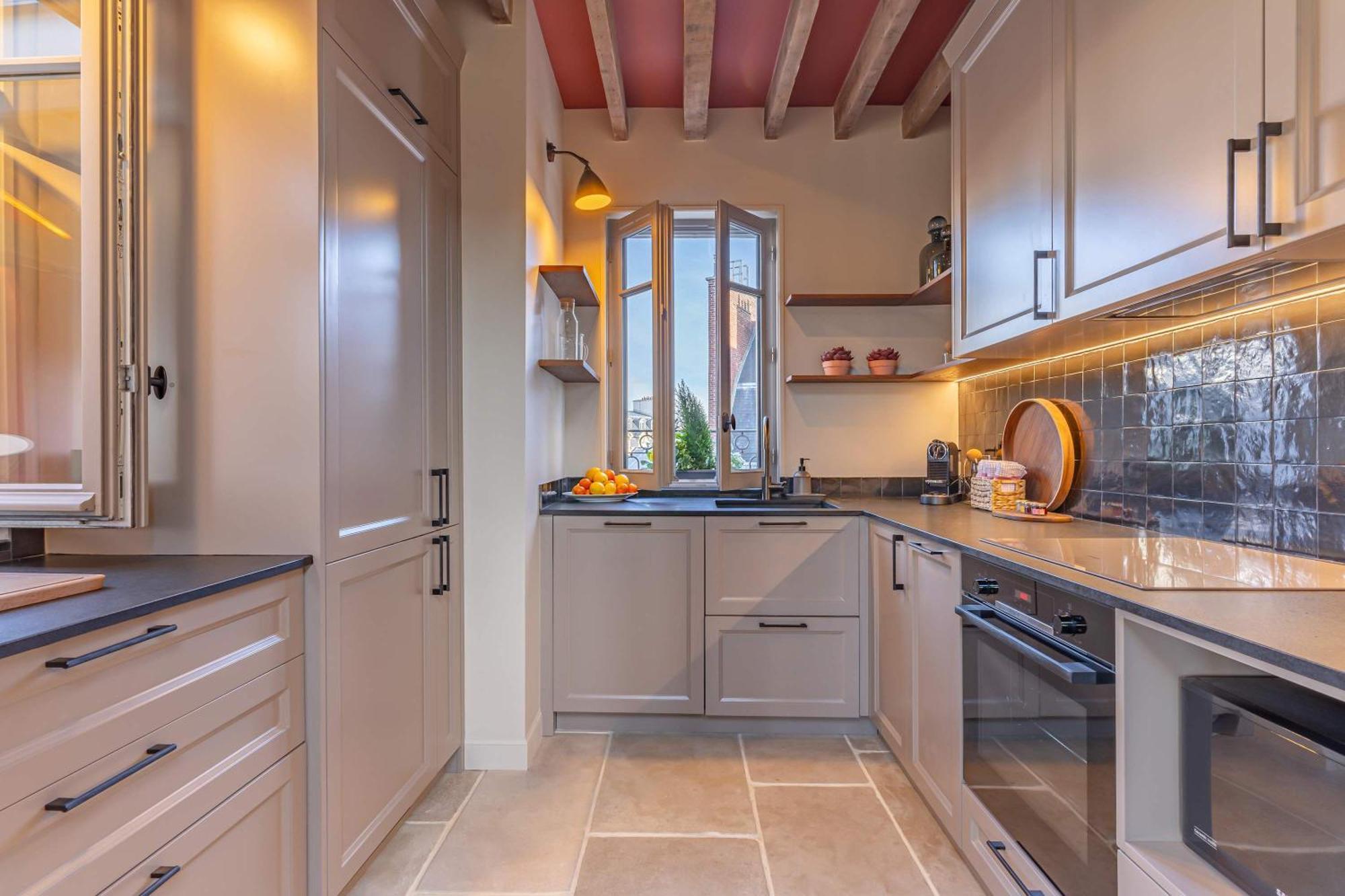 Charming Penthouse With Terrace - Stunning Views