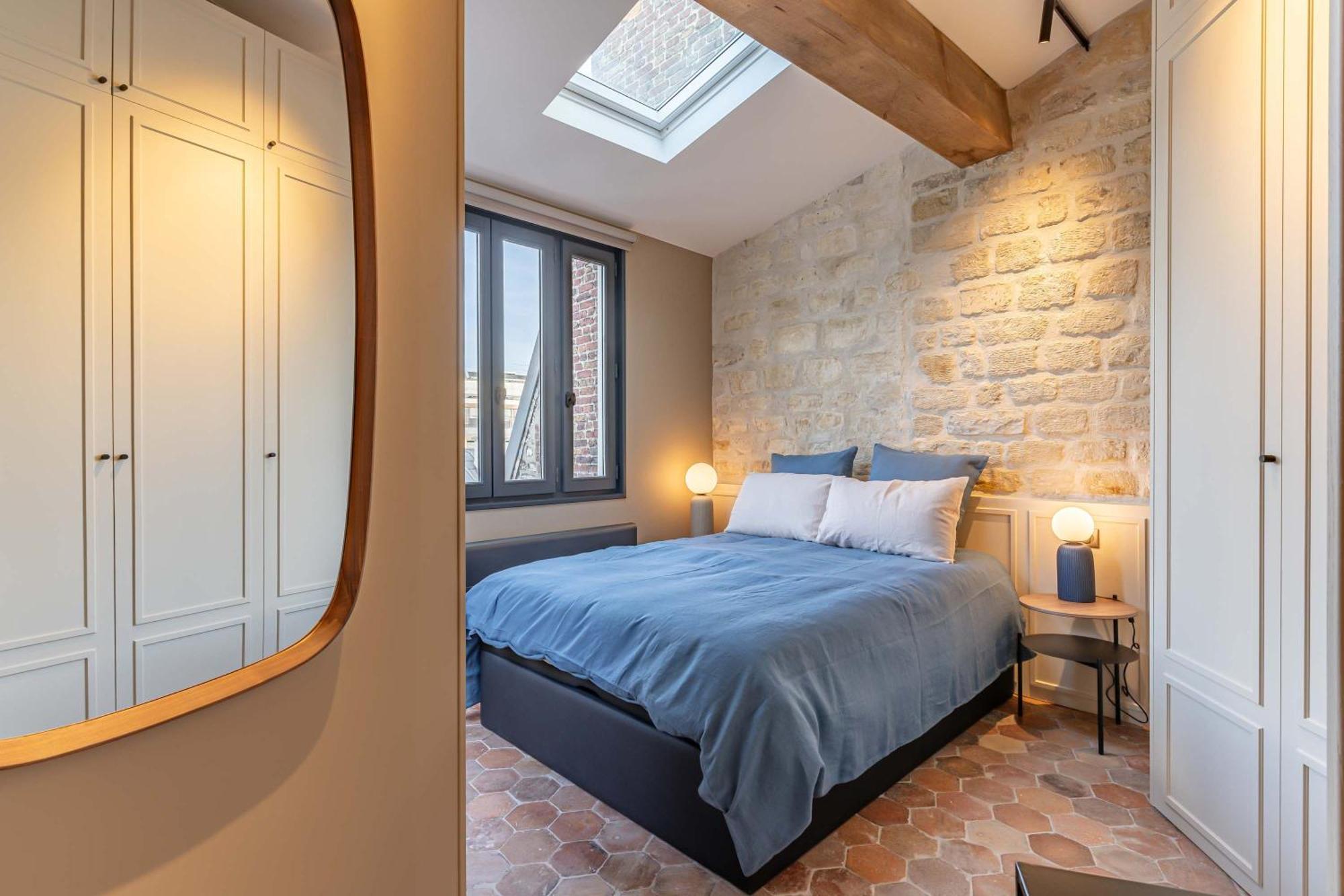 Charming Penthouse With Terrace - Stunning Views Apartment
