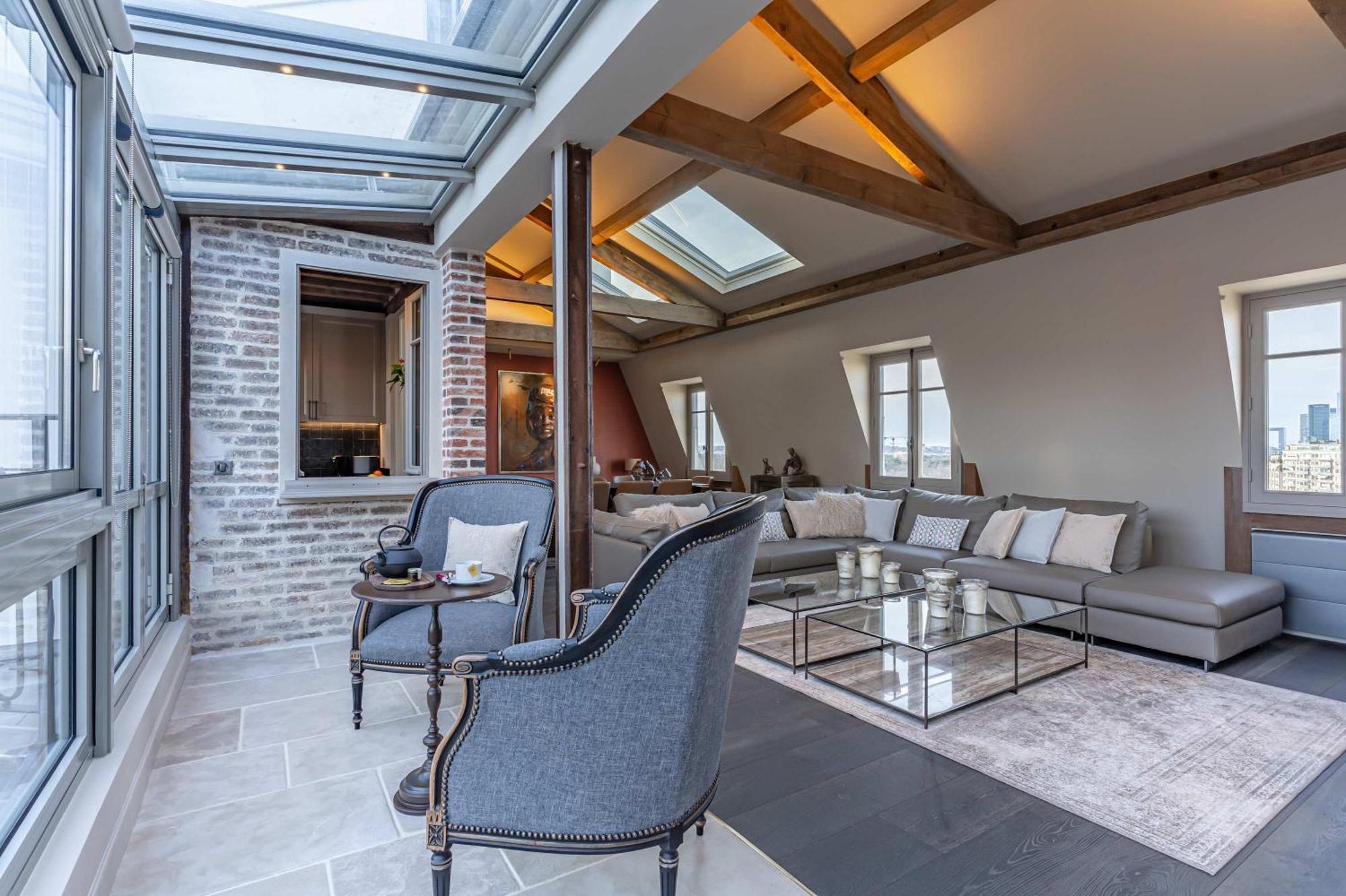 Charming Penthouse With Terrace - Stunning Views