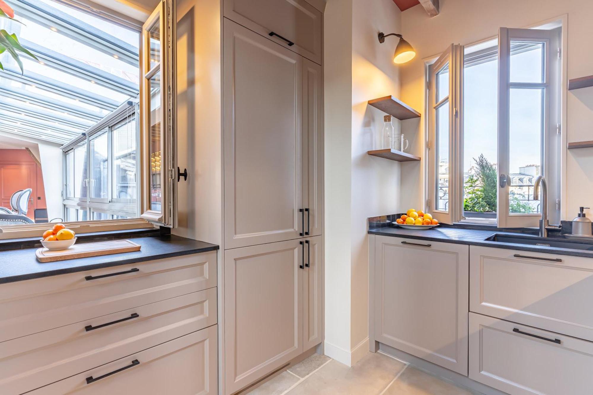 Charming Penthouse With Terrace - Stunning Views Apartment Paris