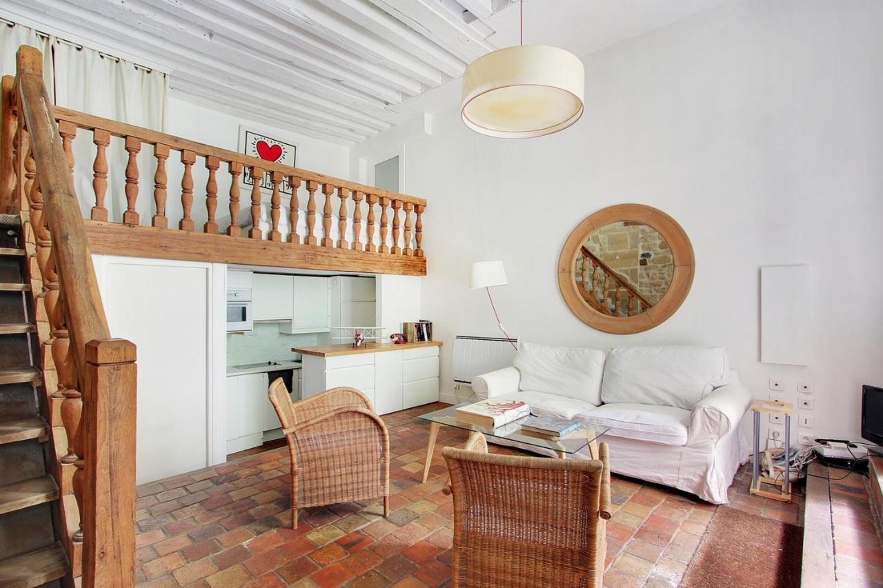 Apartment Authentique Loft Duplex Au Coeur Du Marais Paris