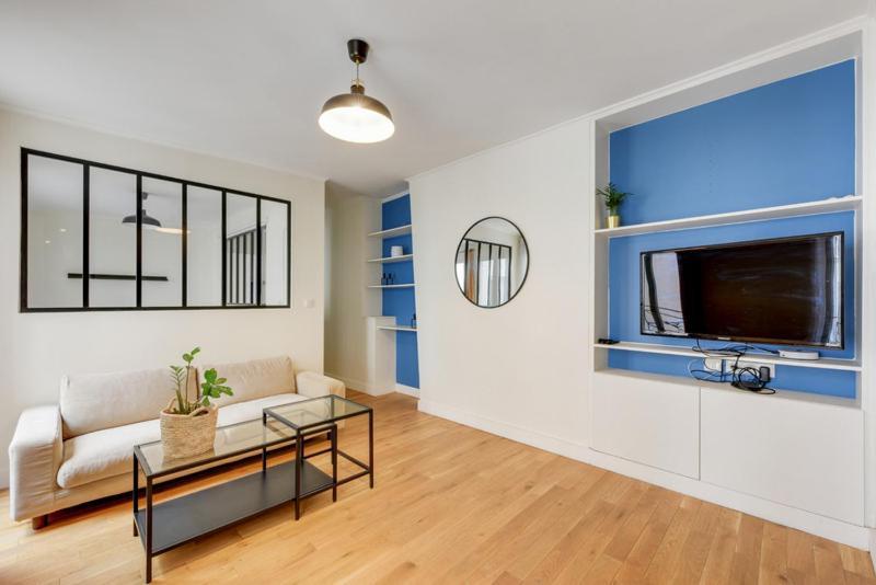 Apartment 604 Lizzy - Superb In *