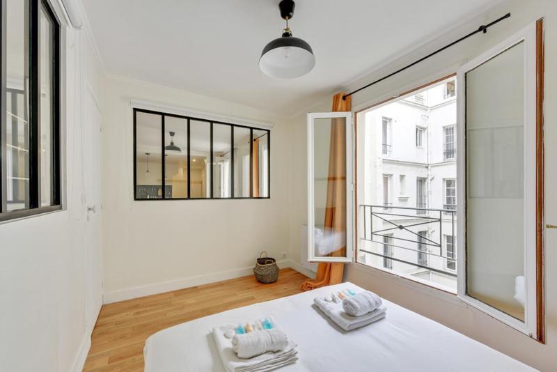 604 Lizzy - Superb In * Paris