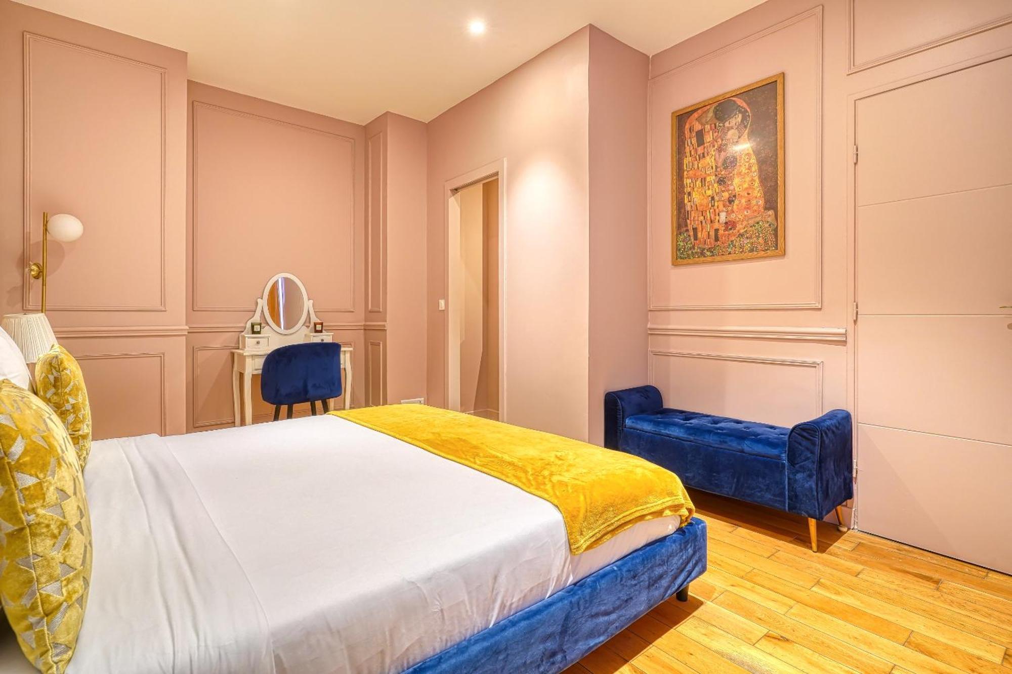 Royal Republique Appartement Paris